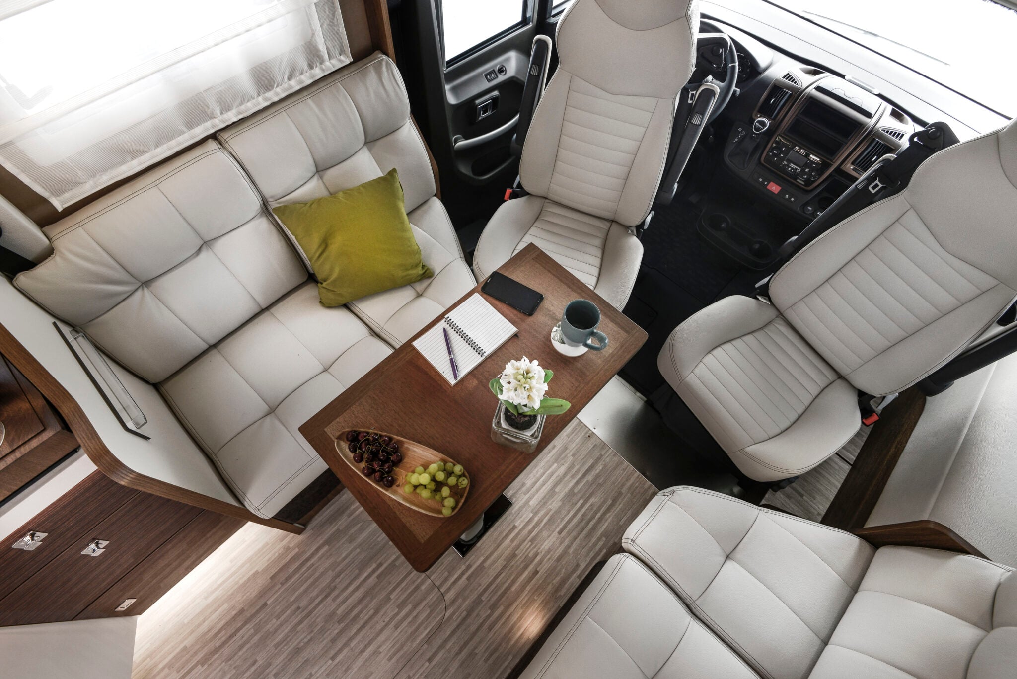 MOBILVETTA K-YACHT T-LINE 90