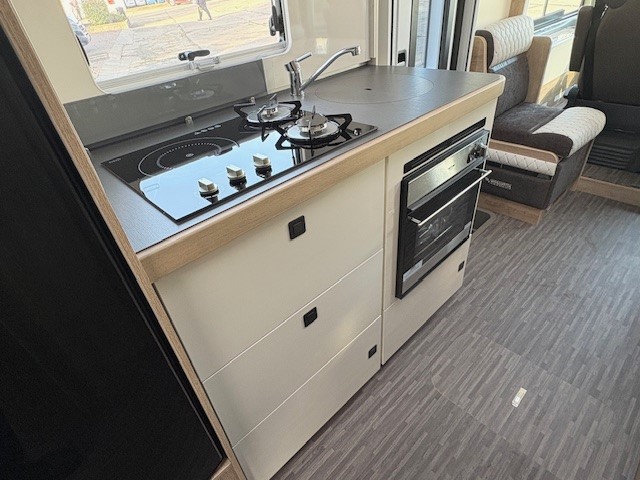 MOBILVETTA K-YACHT T-LINE 95