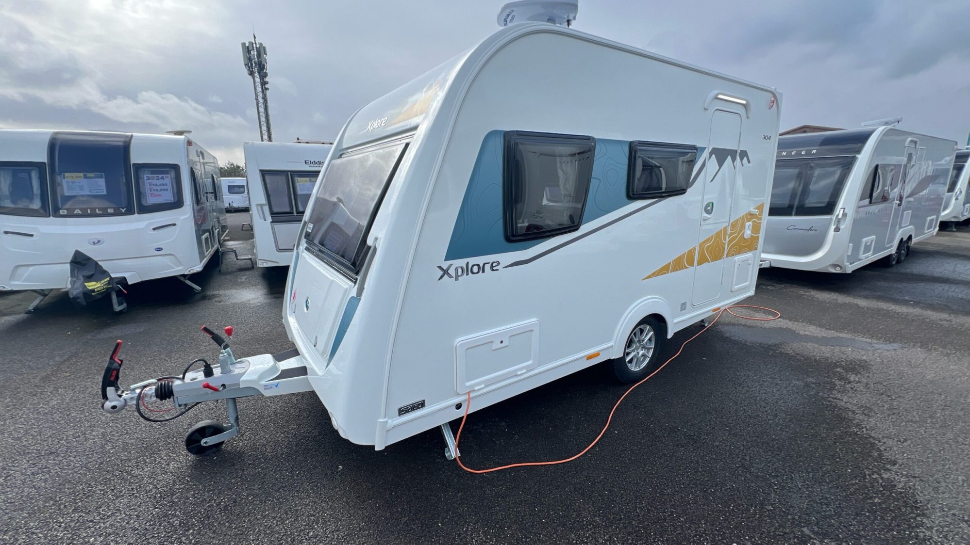 Elddis Xplore 304 / 4 BERTH
