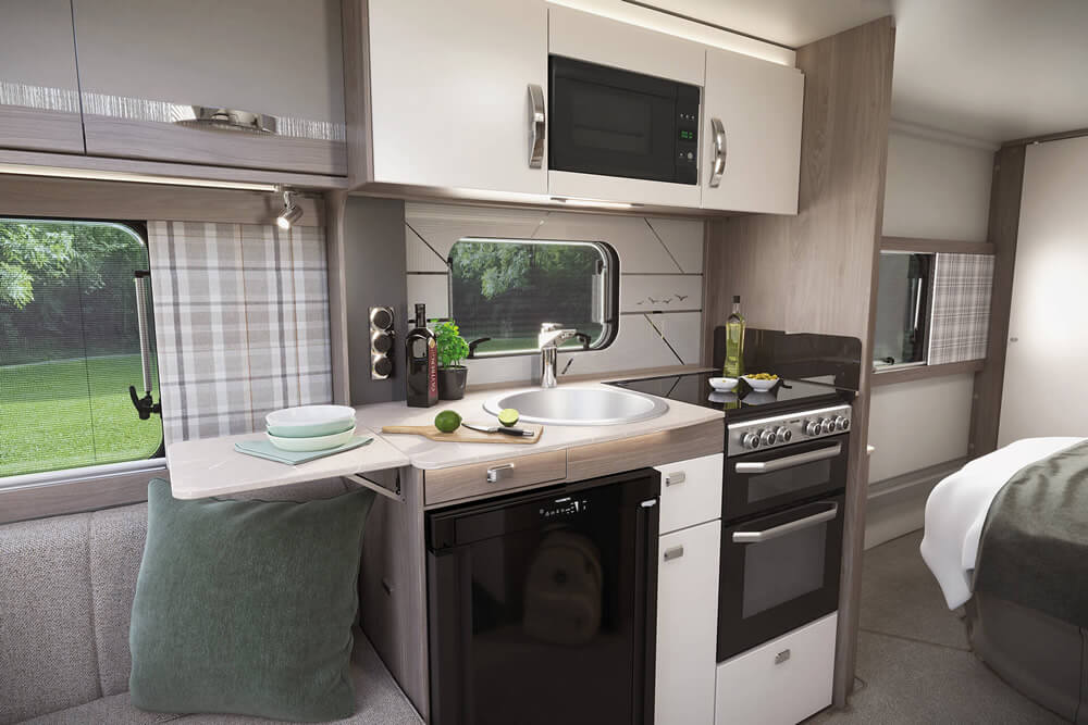 2019 Swift Challenger 580 Lux 4 Berth Transverse Island Bed