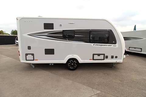 2017 Swift Conquerer 480 480