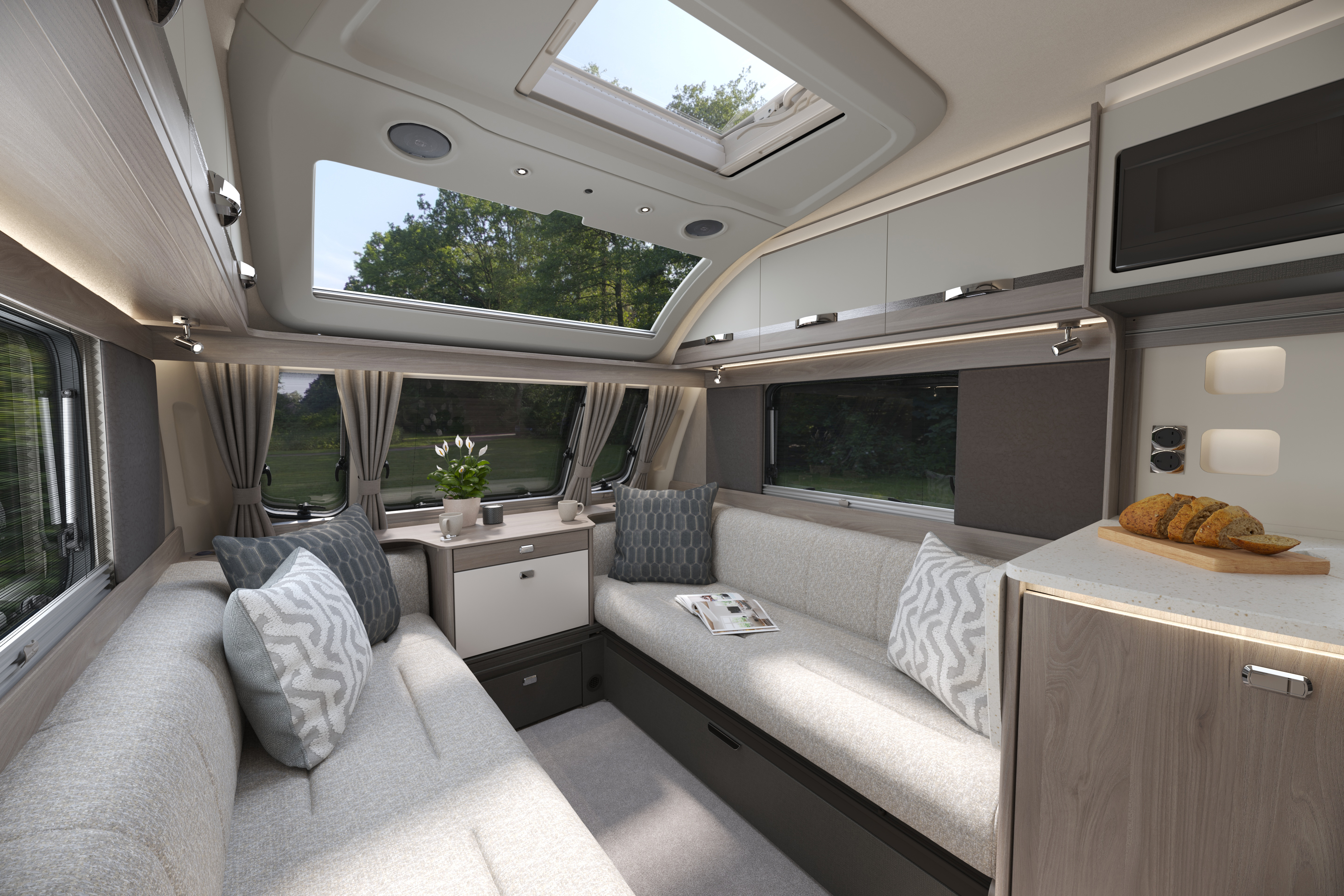 2017 Swift Conquerer 480 480
