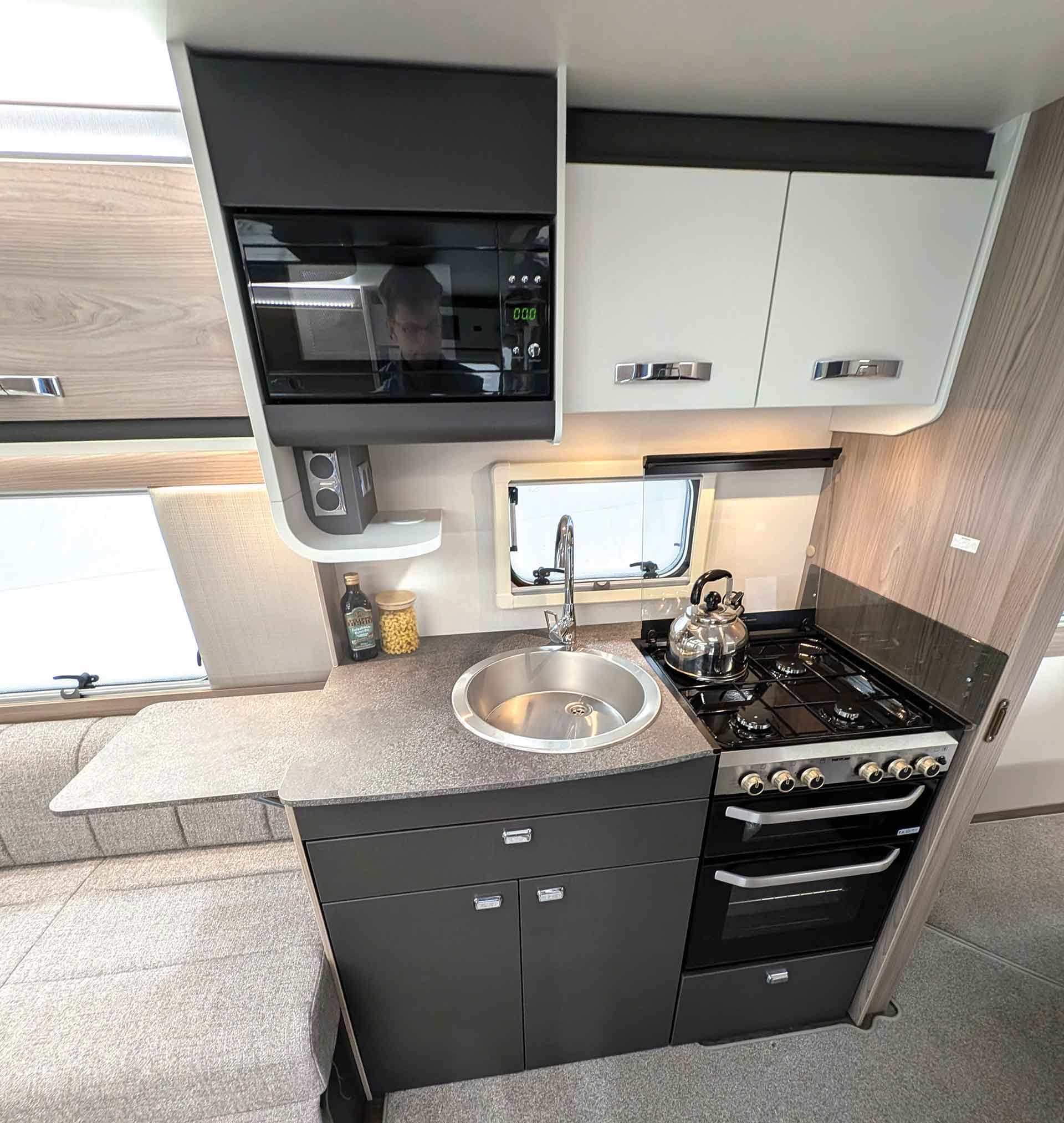 Swift Sprite Major 4 SB 2025 New 4 Berth Fixed Bed Caravan