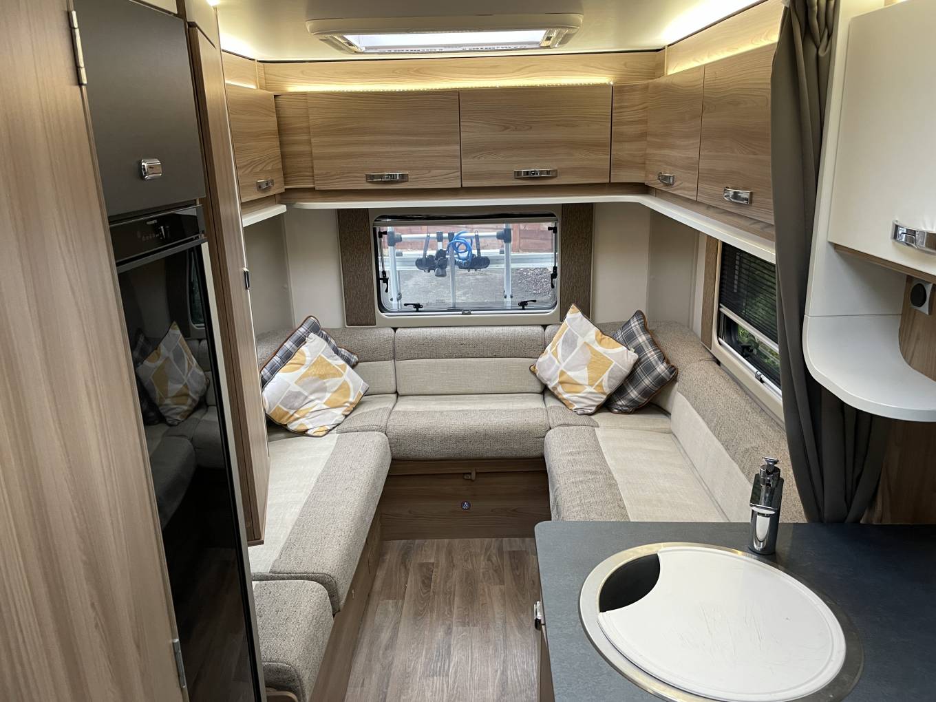 2017 Swift Vogue 674