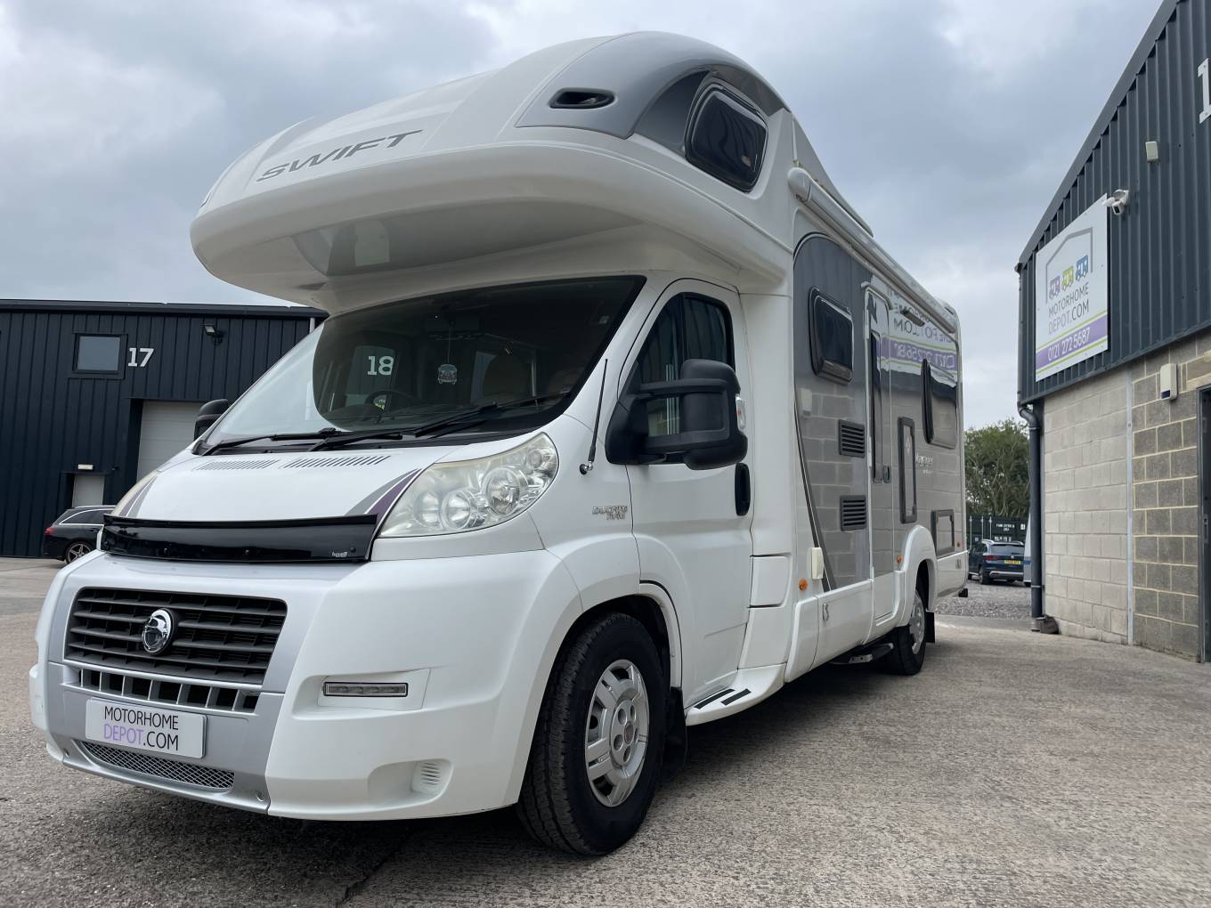 2010 Swift Voyager 695 EL
