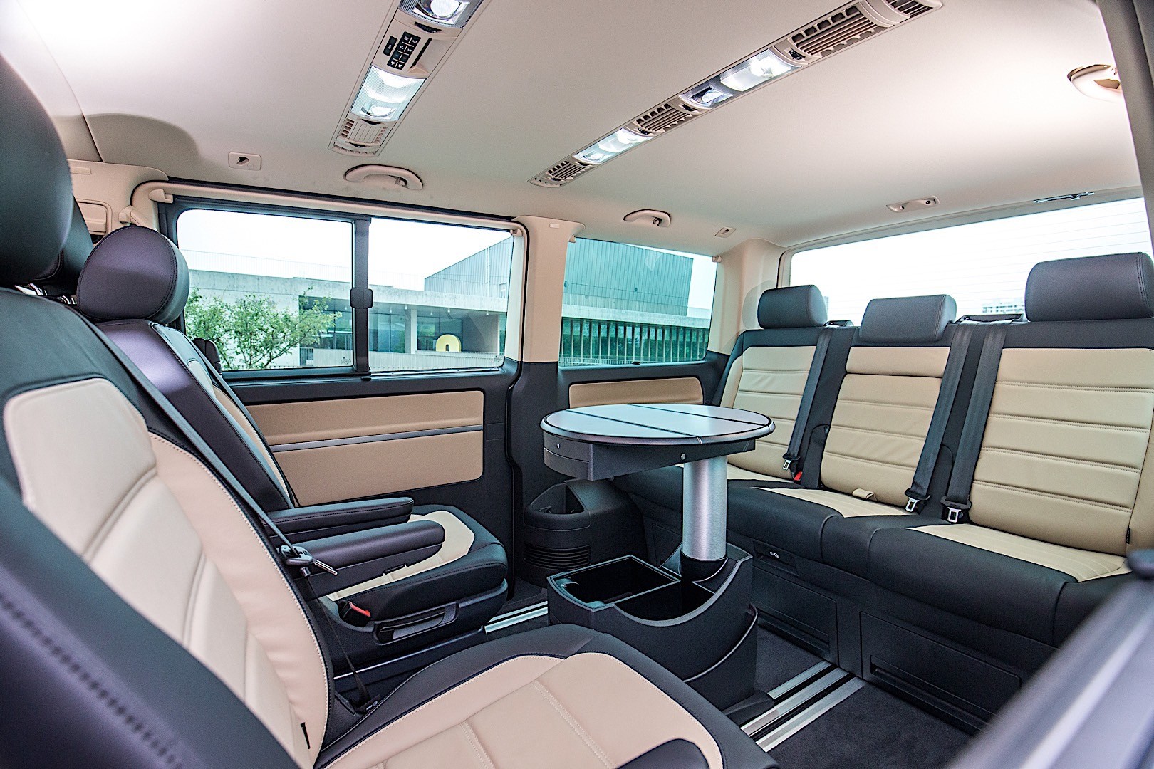 Volkswagen T6.1 LWB