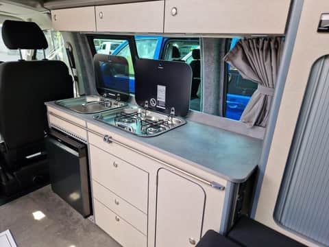 Volkswagen T6.1 SWB