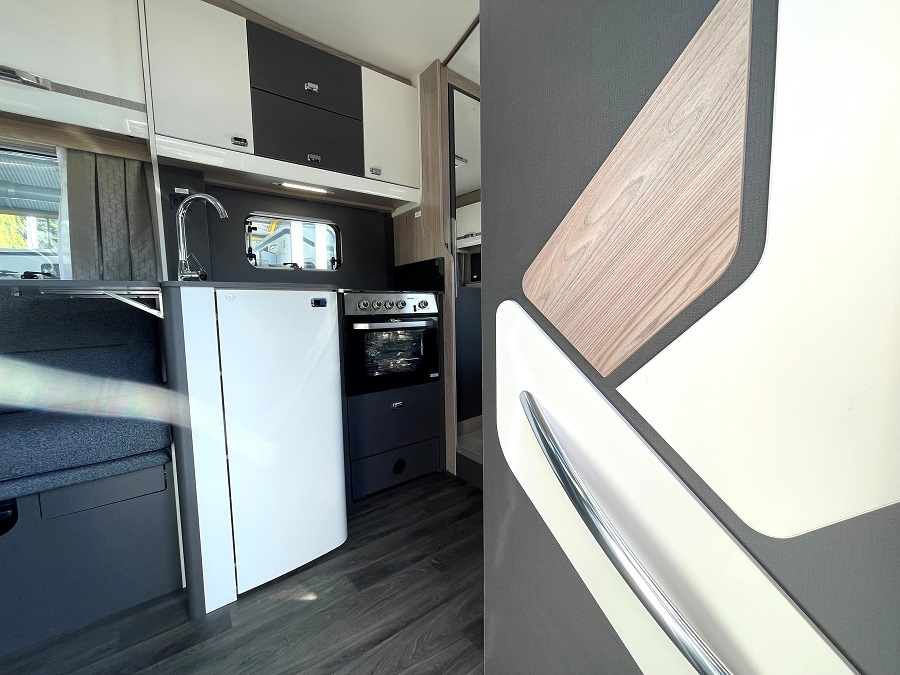 Swift Voyager 594