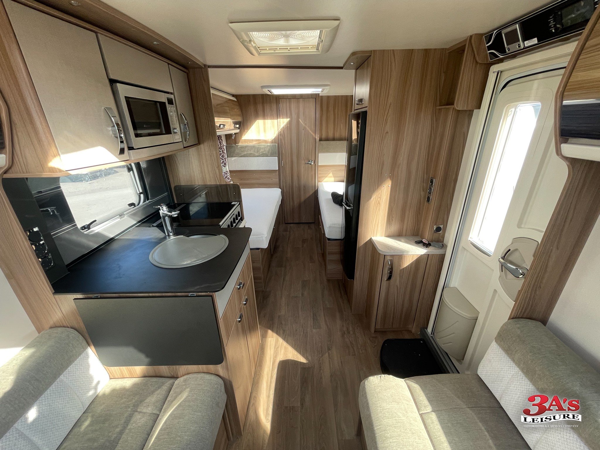 Swift Conqueror 565