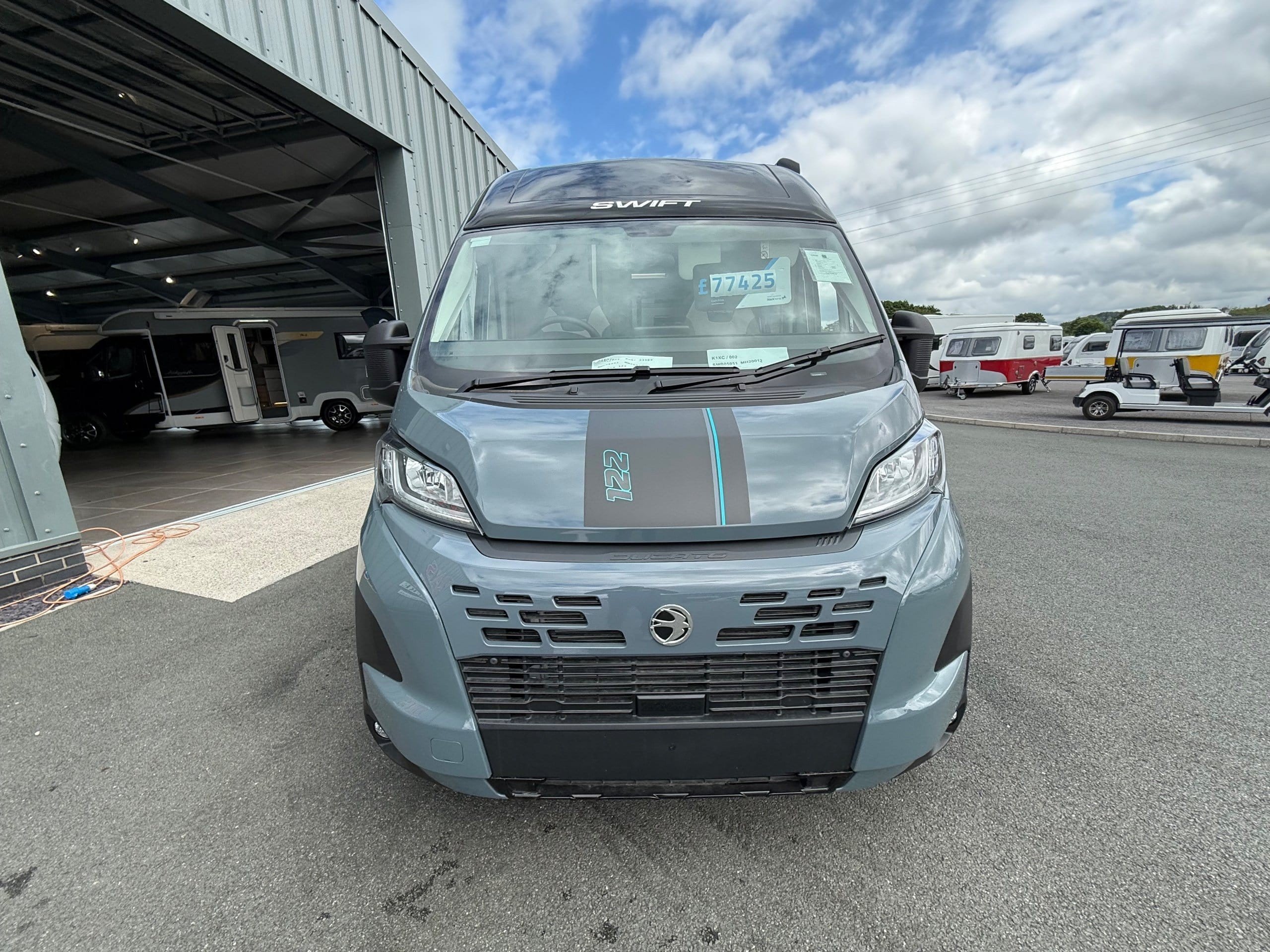 2025 Swift Carrera 122