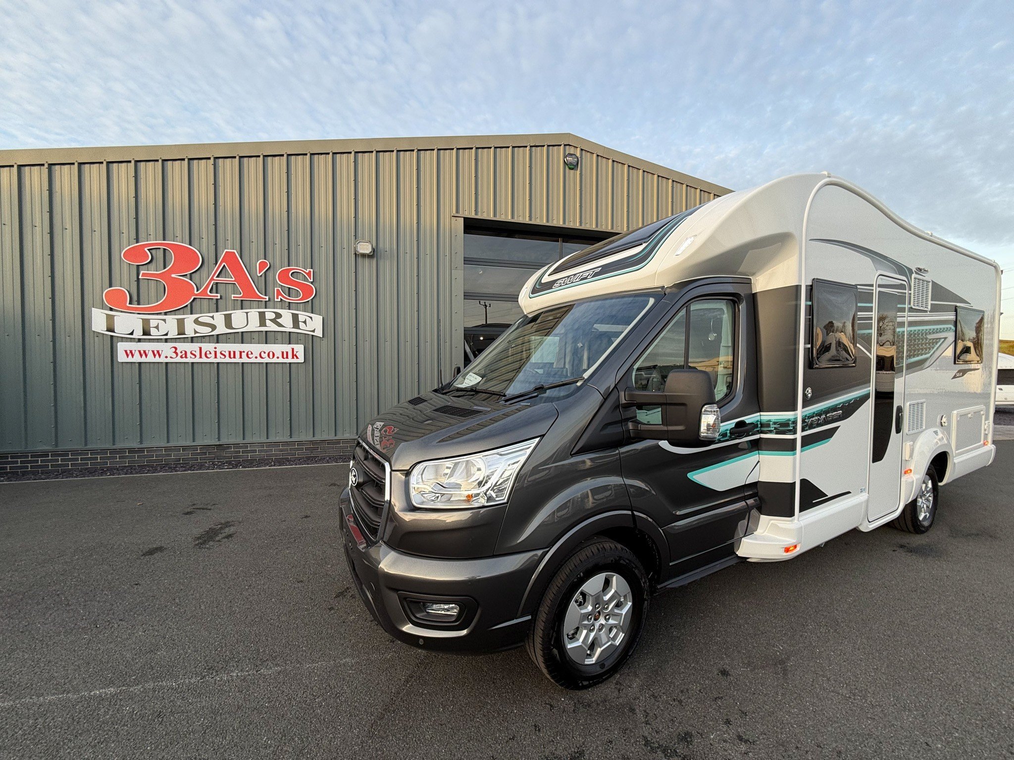 2025 Swift Voyager 564 New 4-Berth Automatic Motorhome