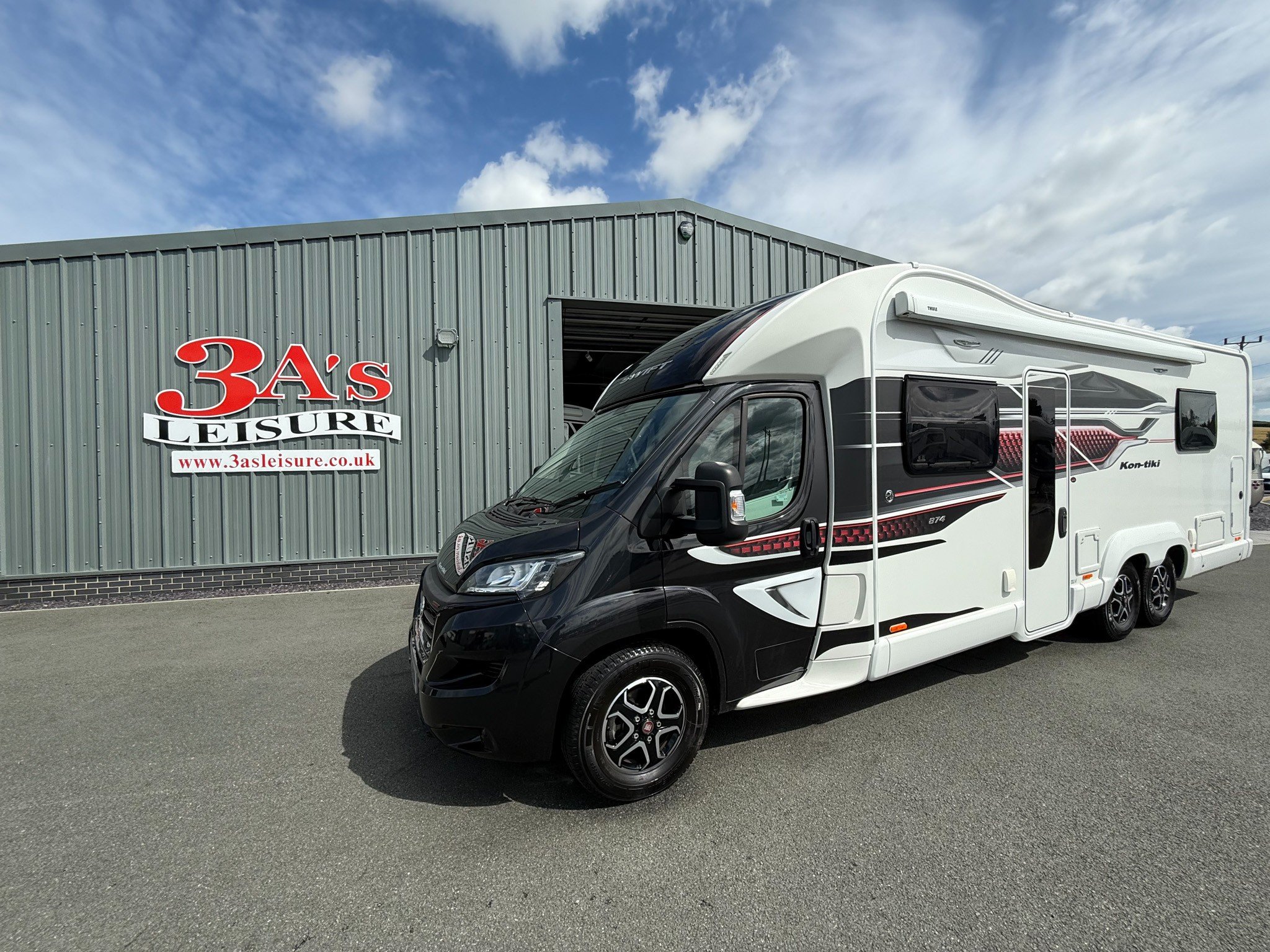 2022 Swift Kon Tiki 874 4-Berth Island-Bed Motorhome