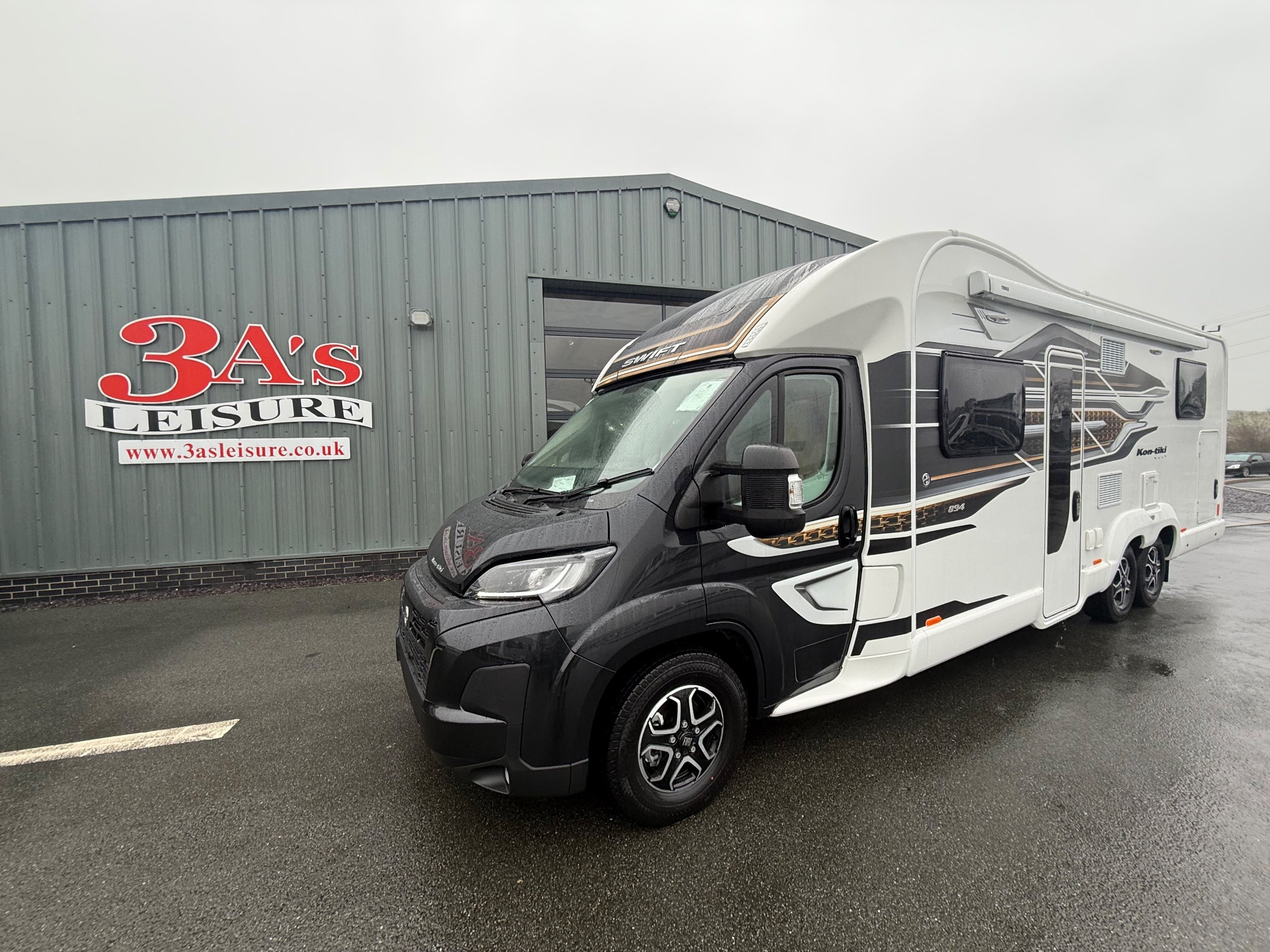 2025 Swift Kon Tiki 894 New 4-Berth Island-Bed Motorhome Automatic