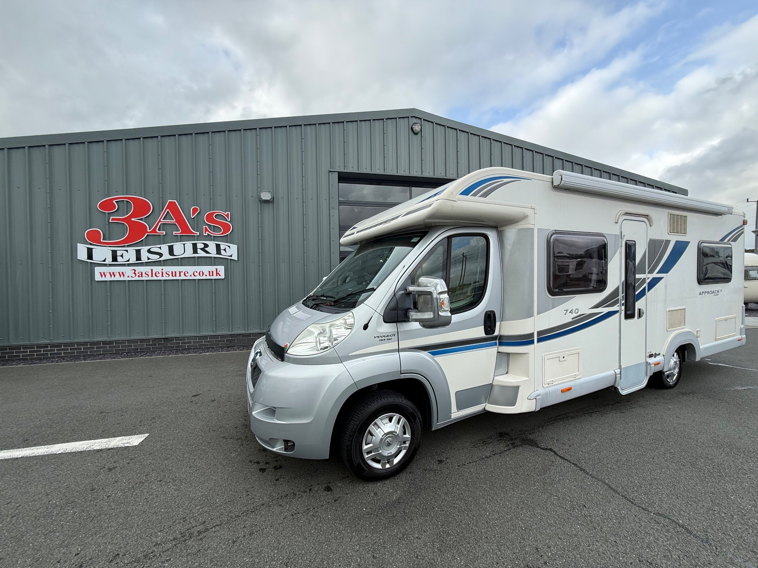 2013 Bailey Approach 740 4-Berth Motorhome with Rear U-Shaped Lounge