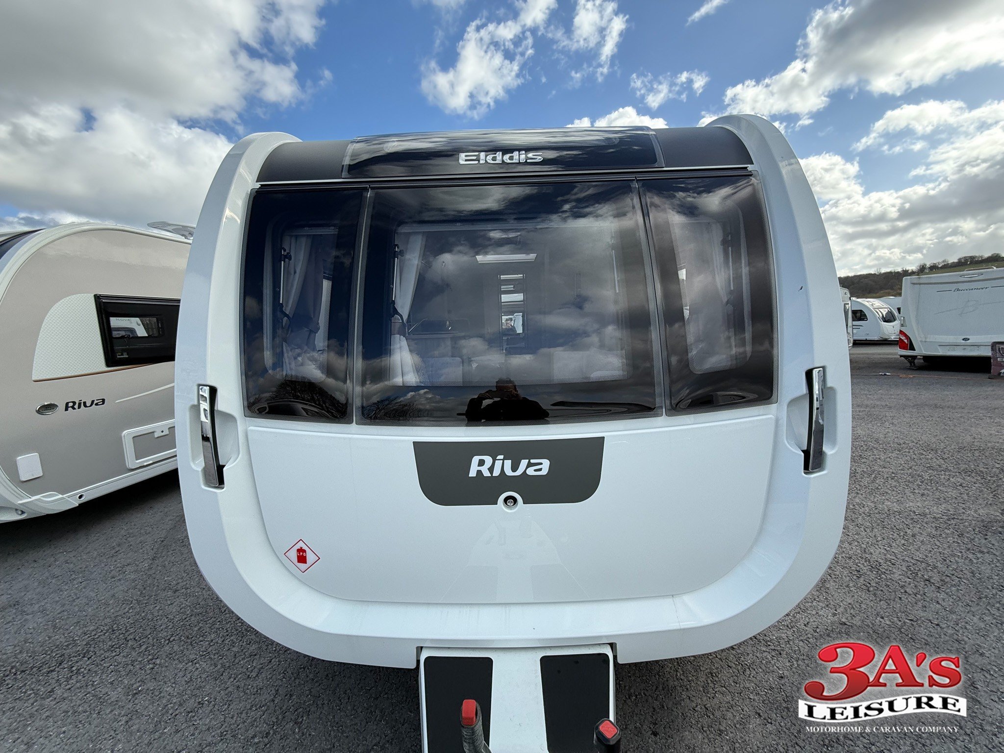 2025 Elddis Riva 554