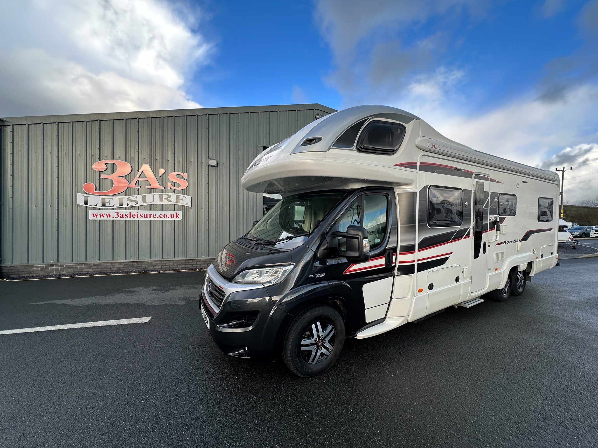 2018 Swift Kon Tiki 649 6-Berth Motorhome with Rear Island Bed