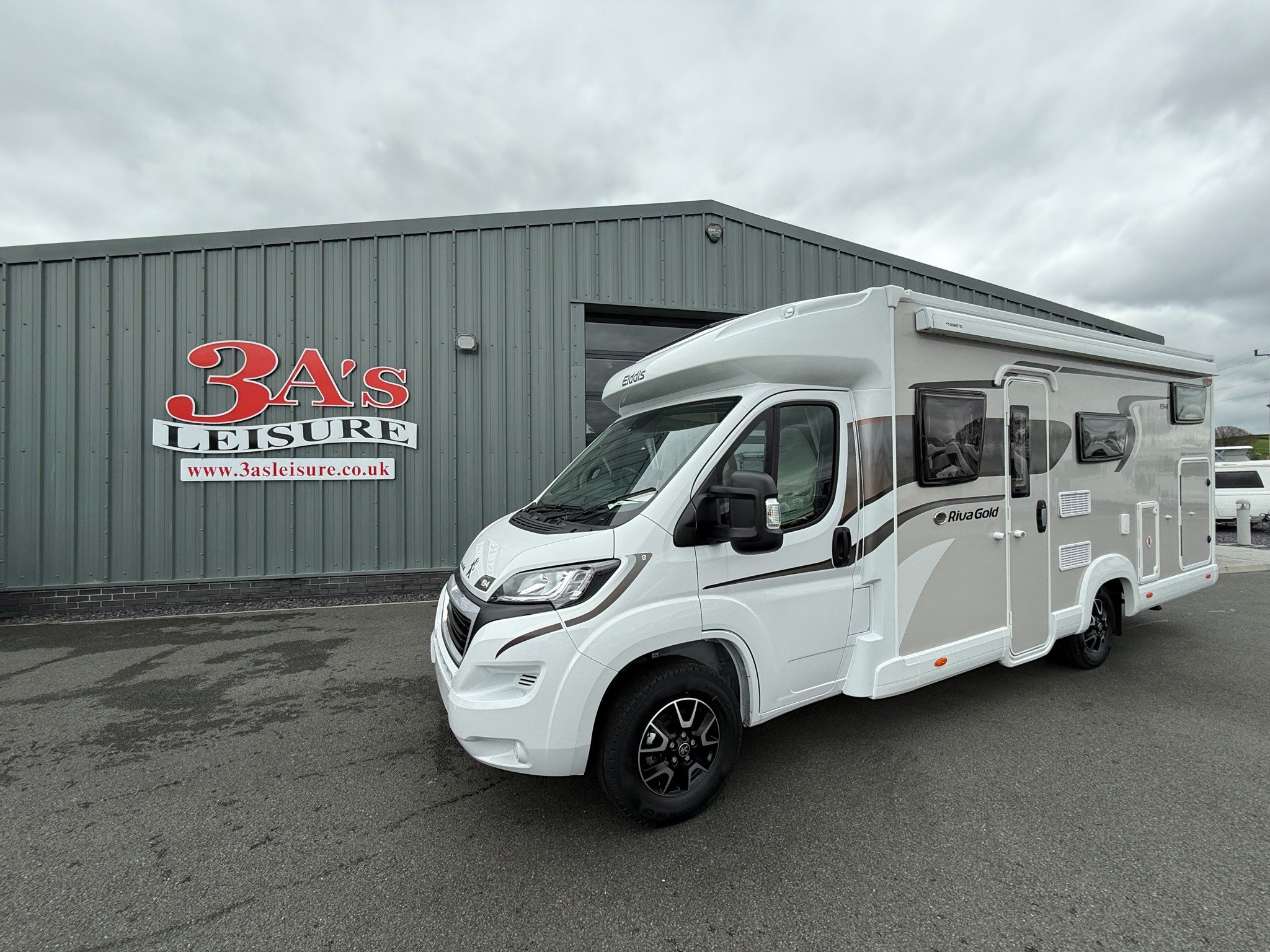 2025 Elddis Riva Gold 4-Berth Motorhome with Fixed French Bed