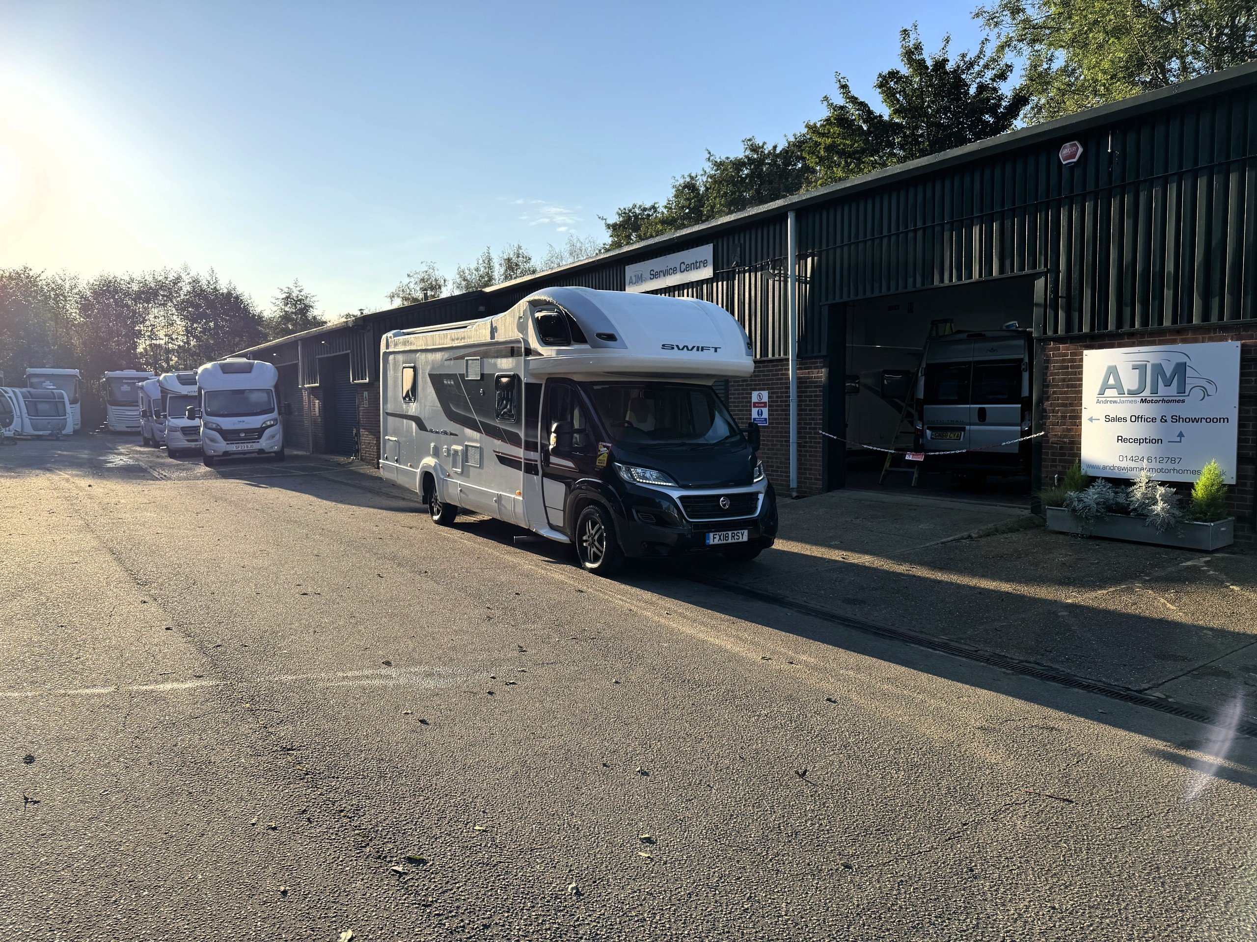 2018 Swift Kon-Tiki 625 Black Edition