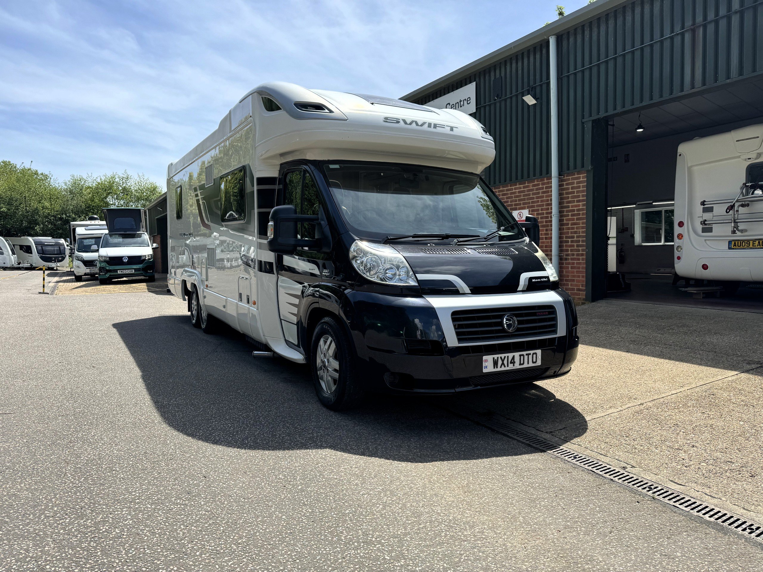 2014 Swift Kon-Tiki 669 Black Edition