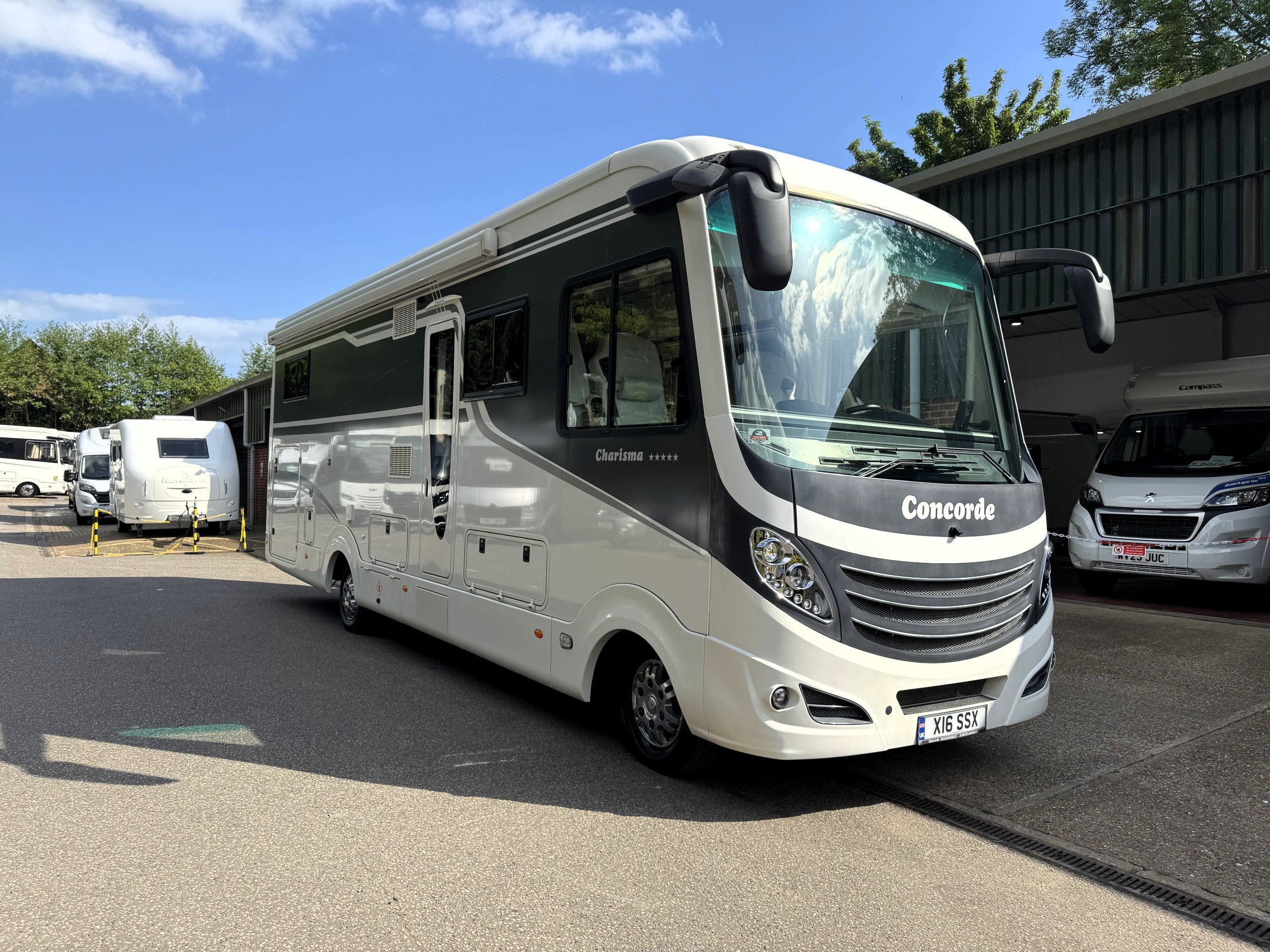 2015 Concorde Charisma