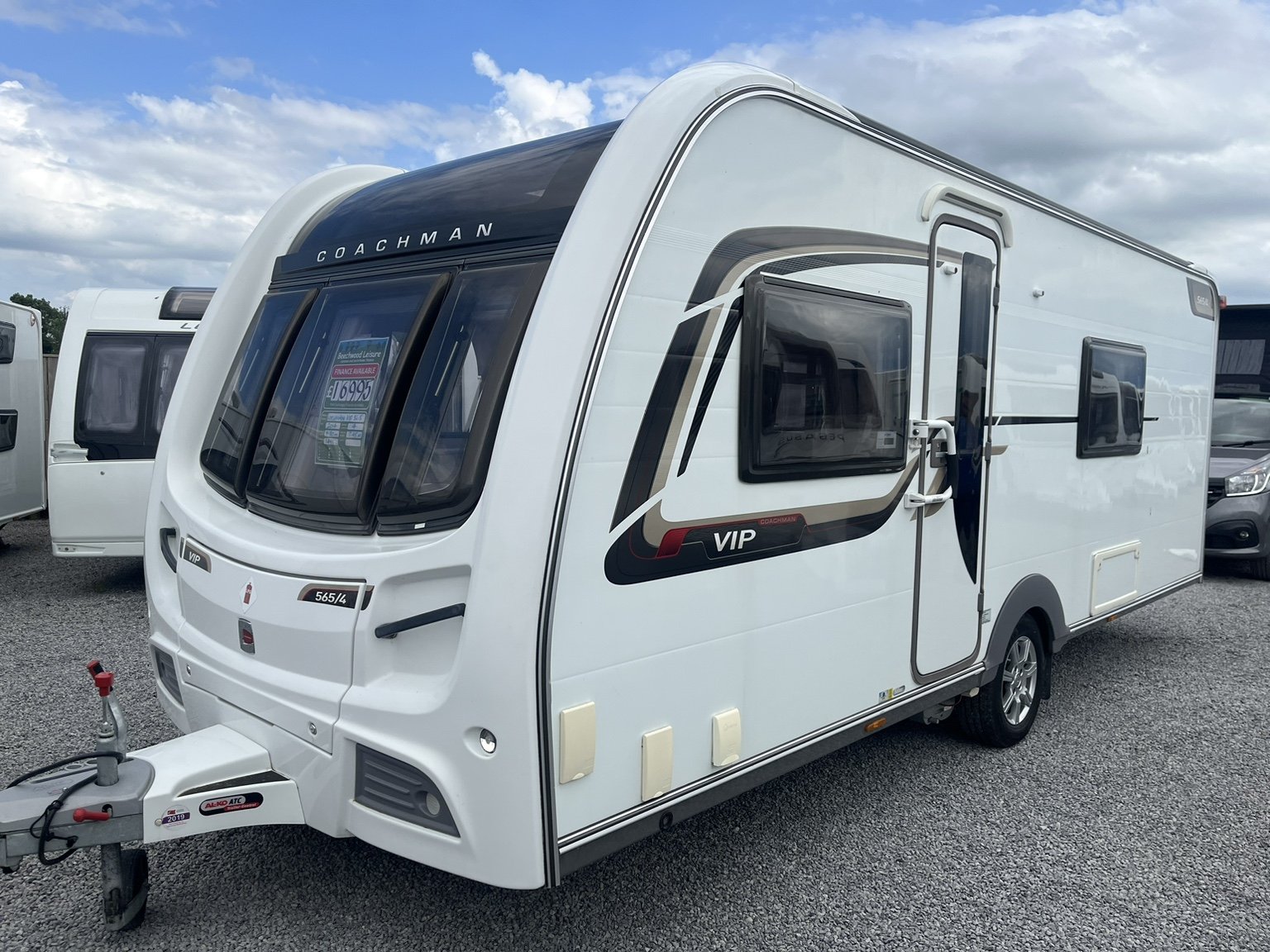 2014 Coachman VIP 565 4-Berth Caravan with Fixed Single Beds