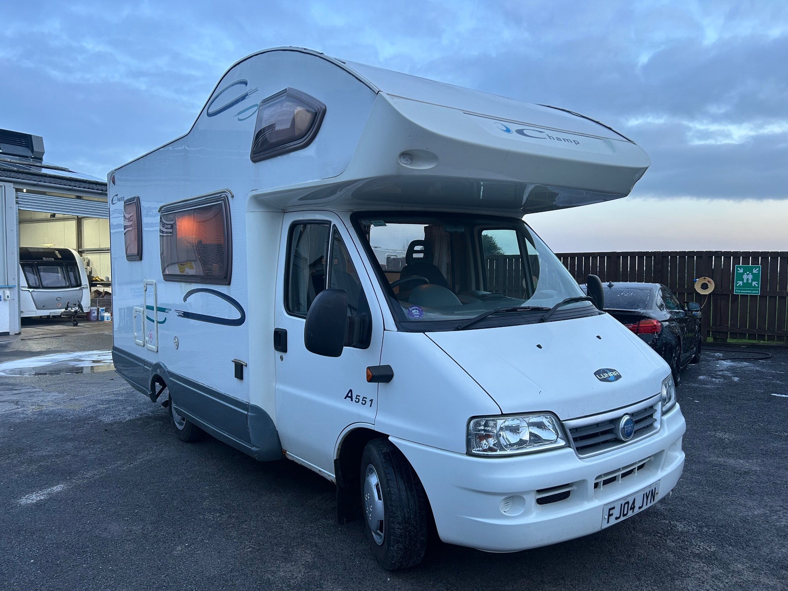 2004 Lunar Champ A551