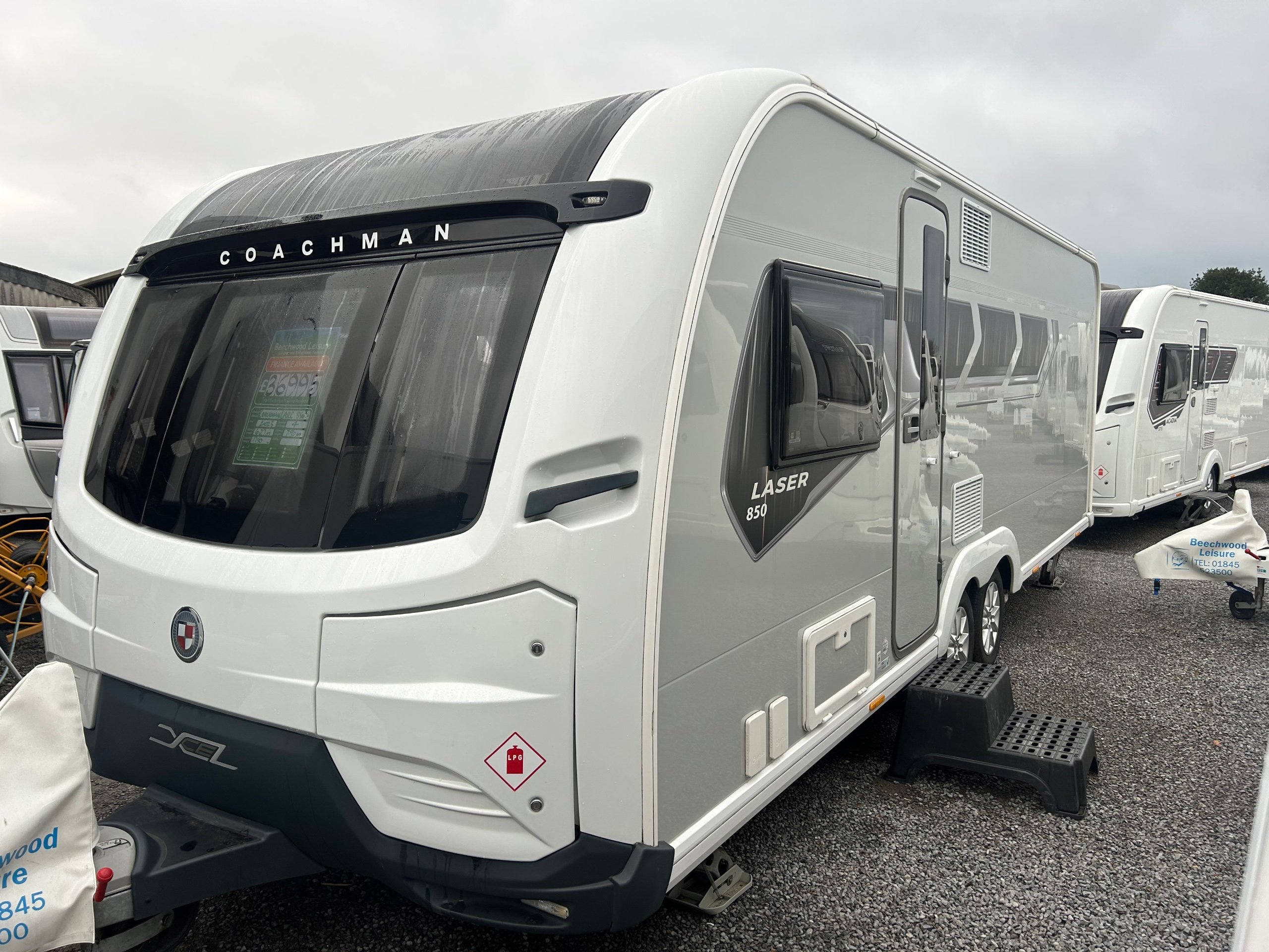 2023 Coachman Laser Xcel 850 8ft-Wide 4-Berth Twin Axle Caravan