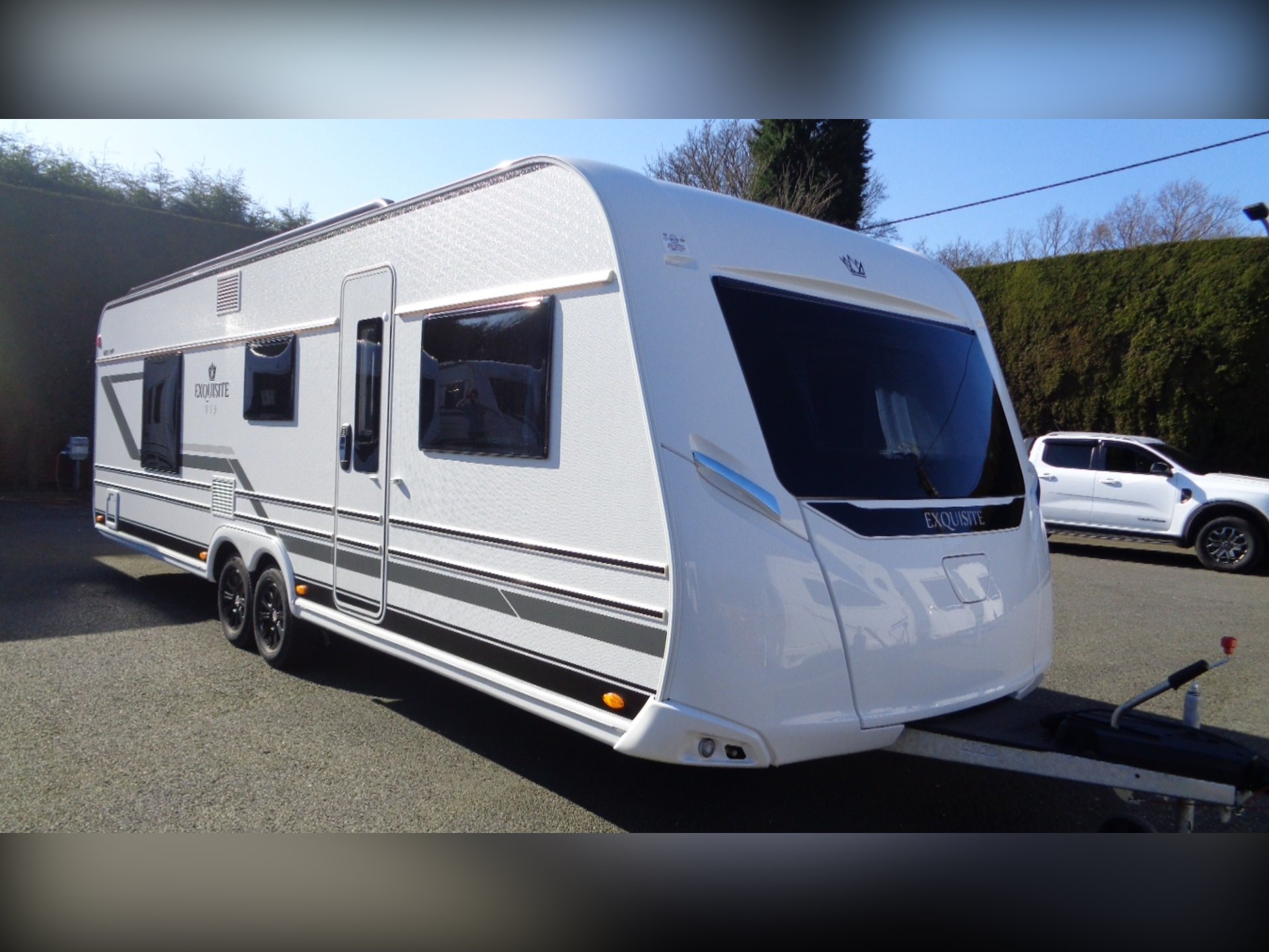 2024 LMC 685 VIP Exquisit – 5-Berth Caravan with Transverse Island Bed