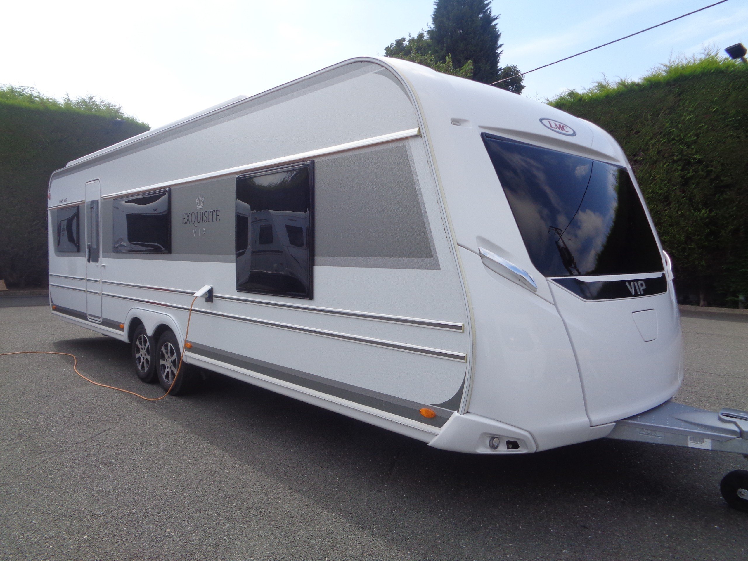 2021 LMC 695 5-Berth Caravan with Fixed Island Bed