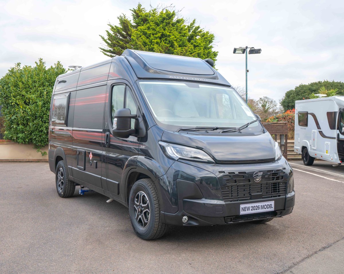 Auto-Trail V-Line 540 SE 140BHP Automatic 2024 2-Berth Rear Lounge