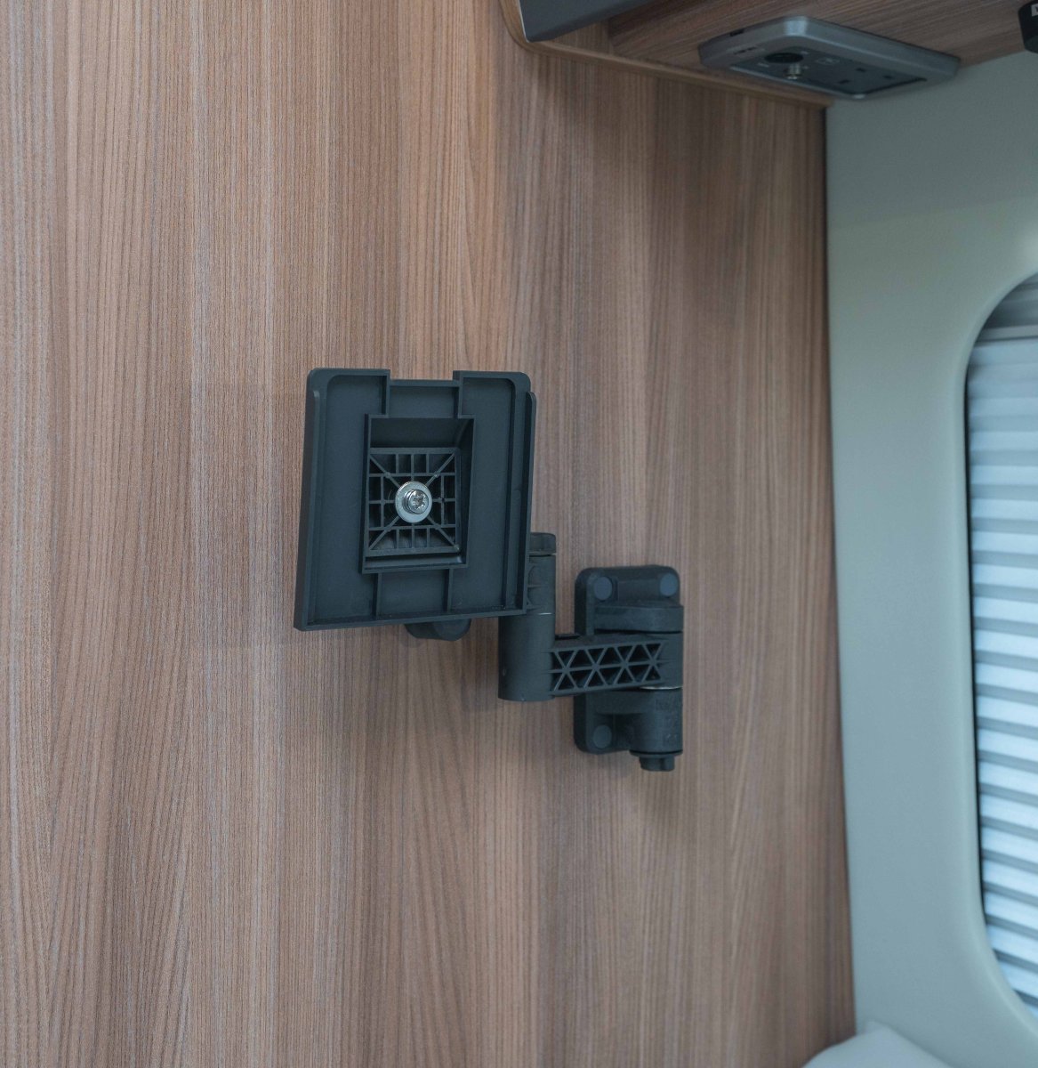 Auto-Trail V-Line 540 SE 140BHP