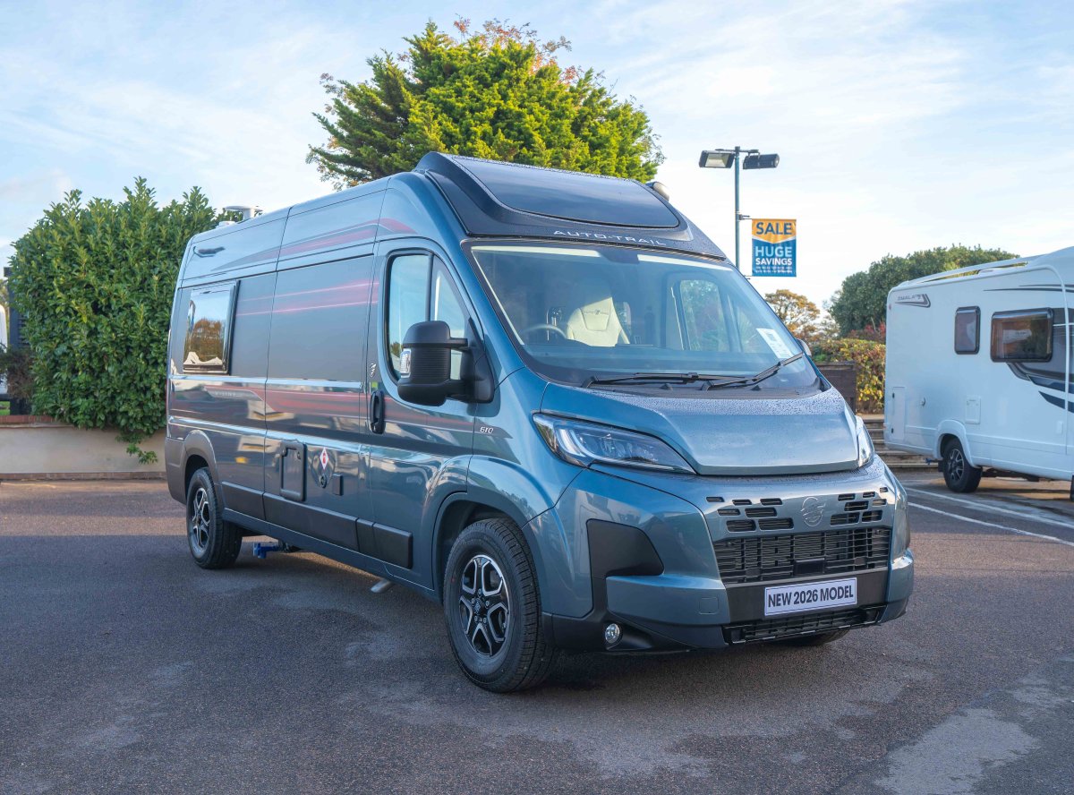 Auto-Trail V-Line 610 SE 140BHP (2024) Rear-Lounge 2-Berth Campervan