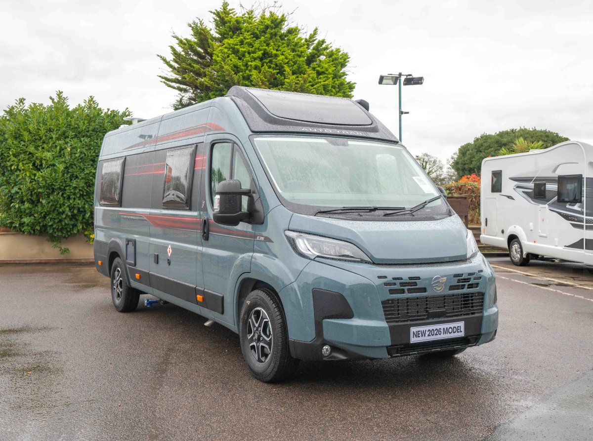 Auto-Trail V-Line 636 SE 140BHP Automatic 2-Berth Rear-Lounge Campervan