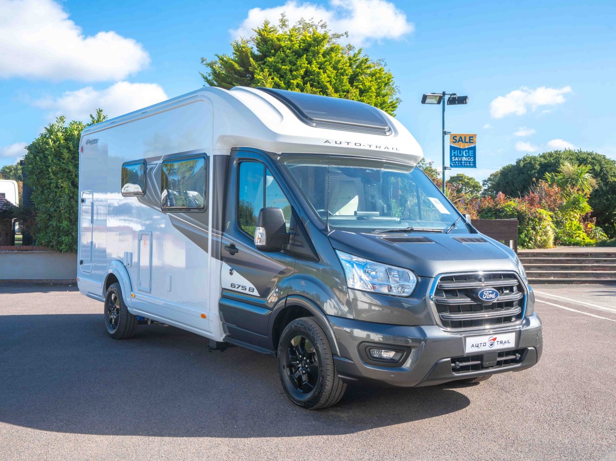 Auto-Trail Excel 675B 165BHP Automatic 2-Berth End-Washroom