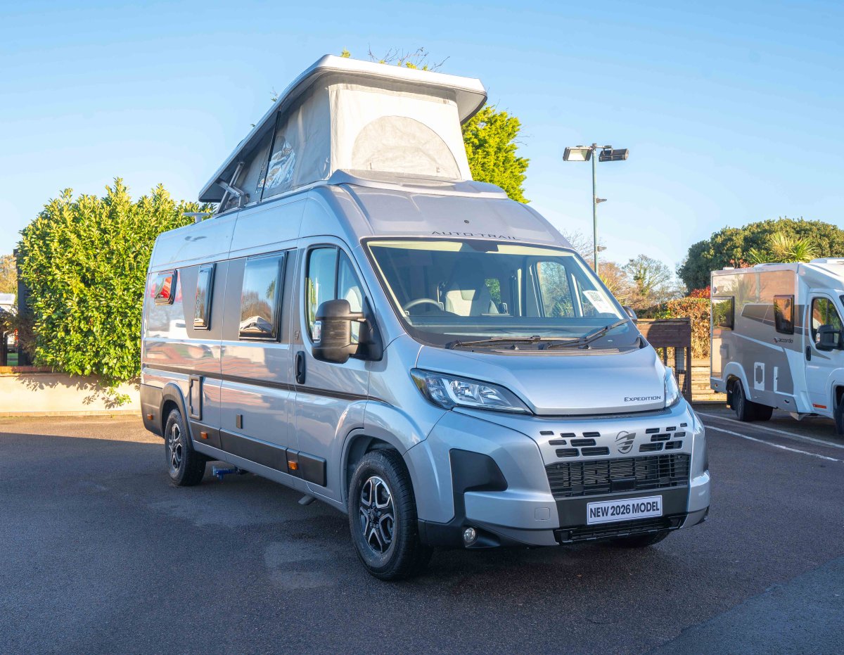 Auto-Trail Expedition 68 XL Flex 140BHP (2024) 4-Berth Manual Motorhome