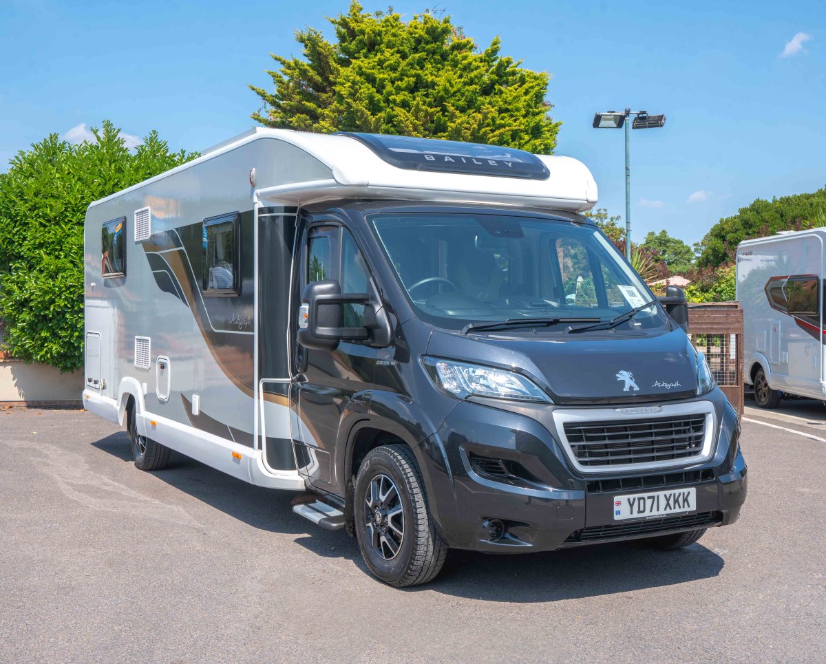 2021 Bailey Autograph 79-4i 165BHP 4 Berth Rear Island Bed