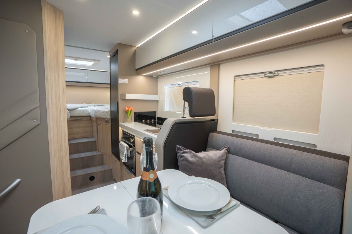 Adria Compact Supreme DL 140BHP