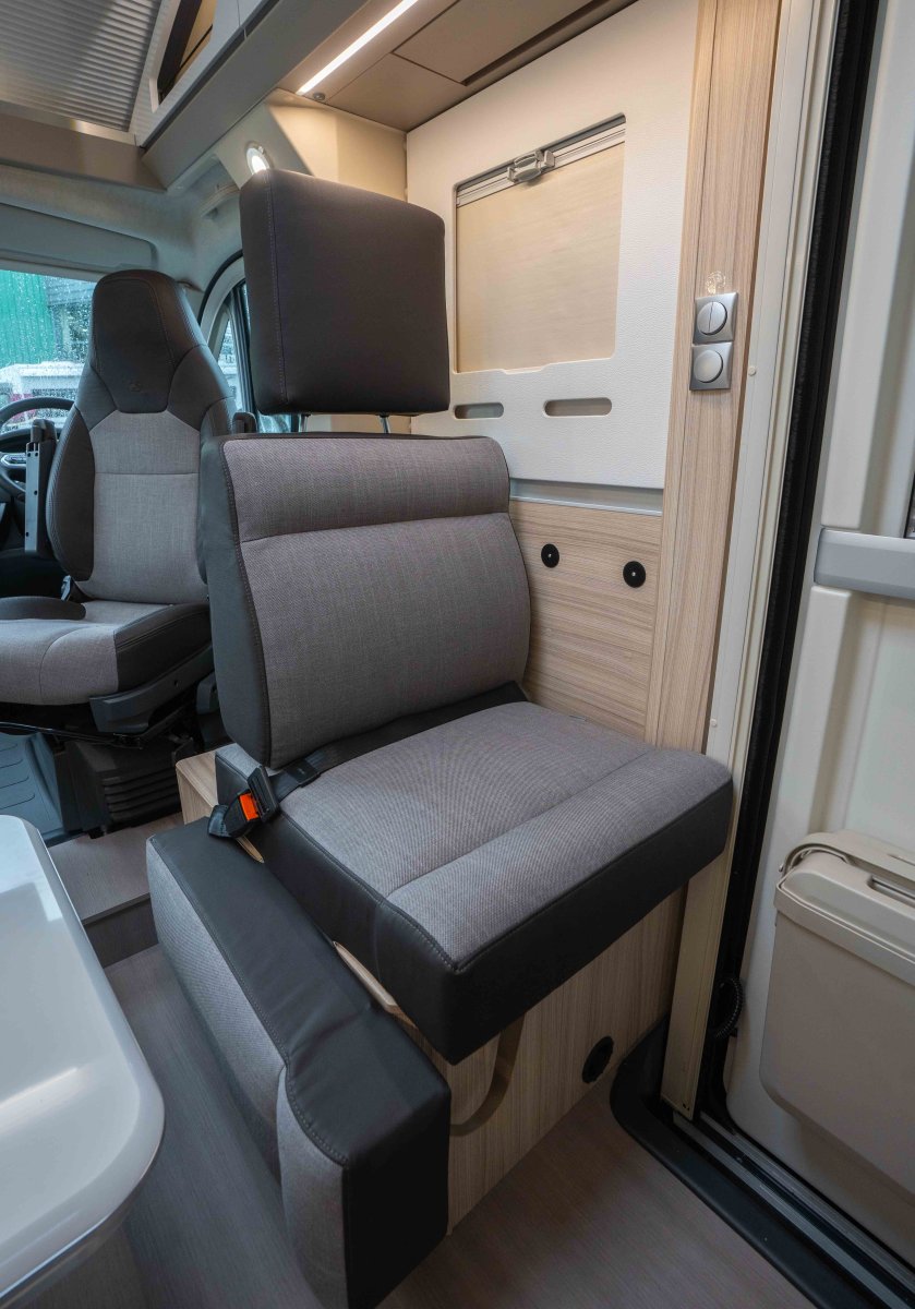 Adria Compact Supreme DL 140BHP