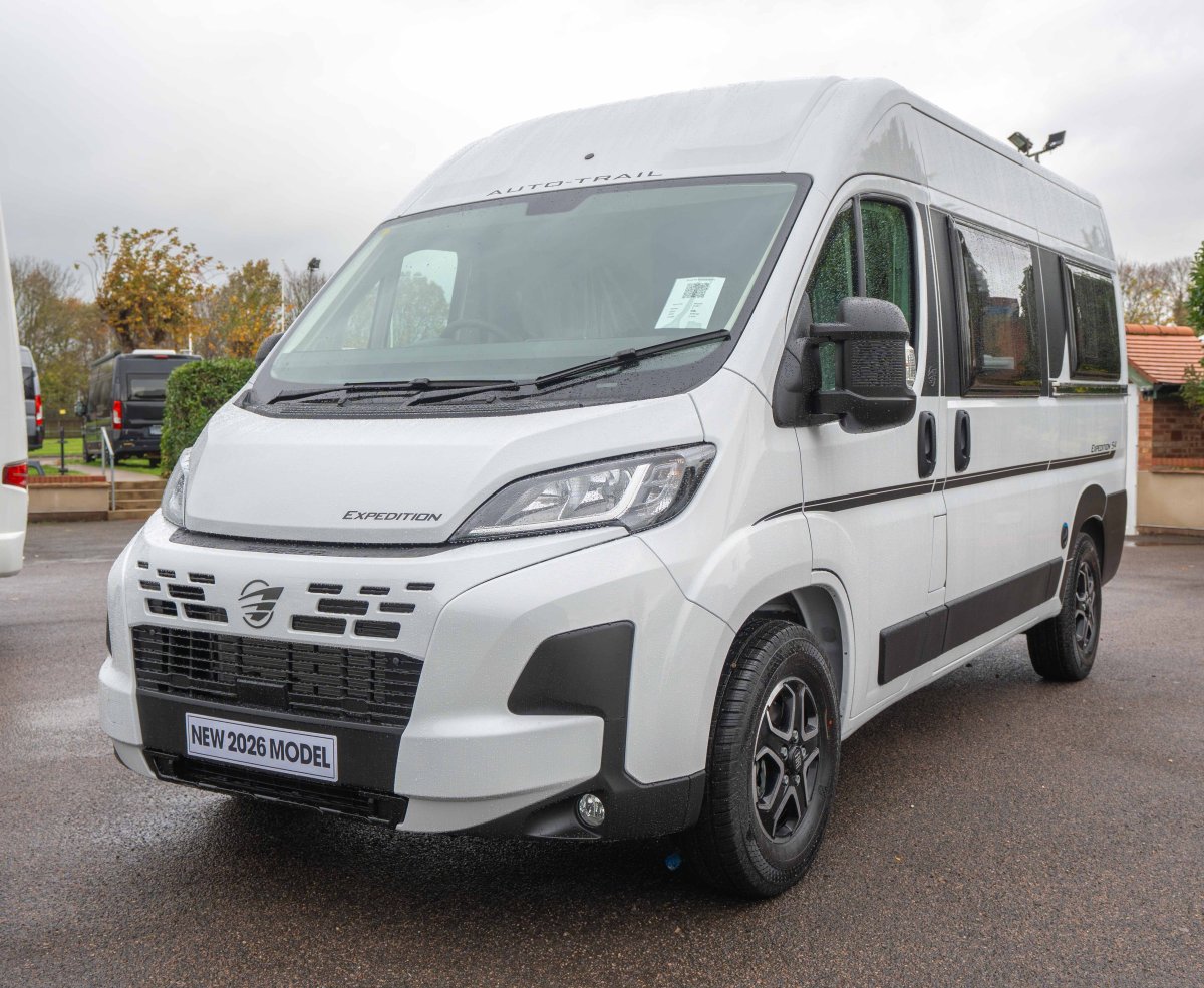Auto-Trail Expedition 54 140BHP Auto