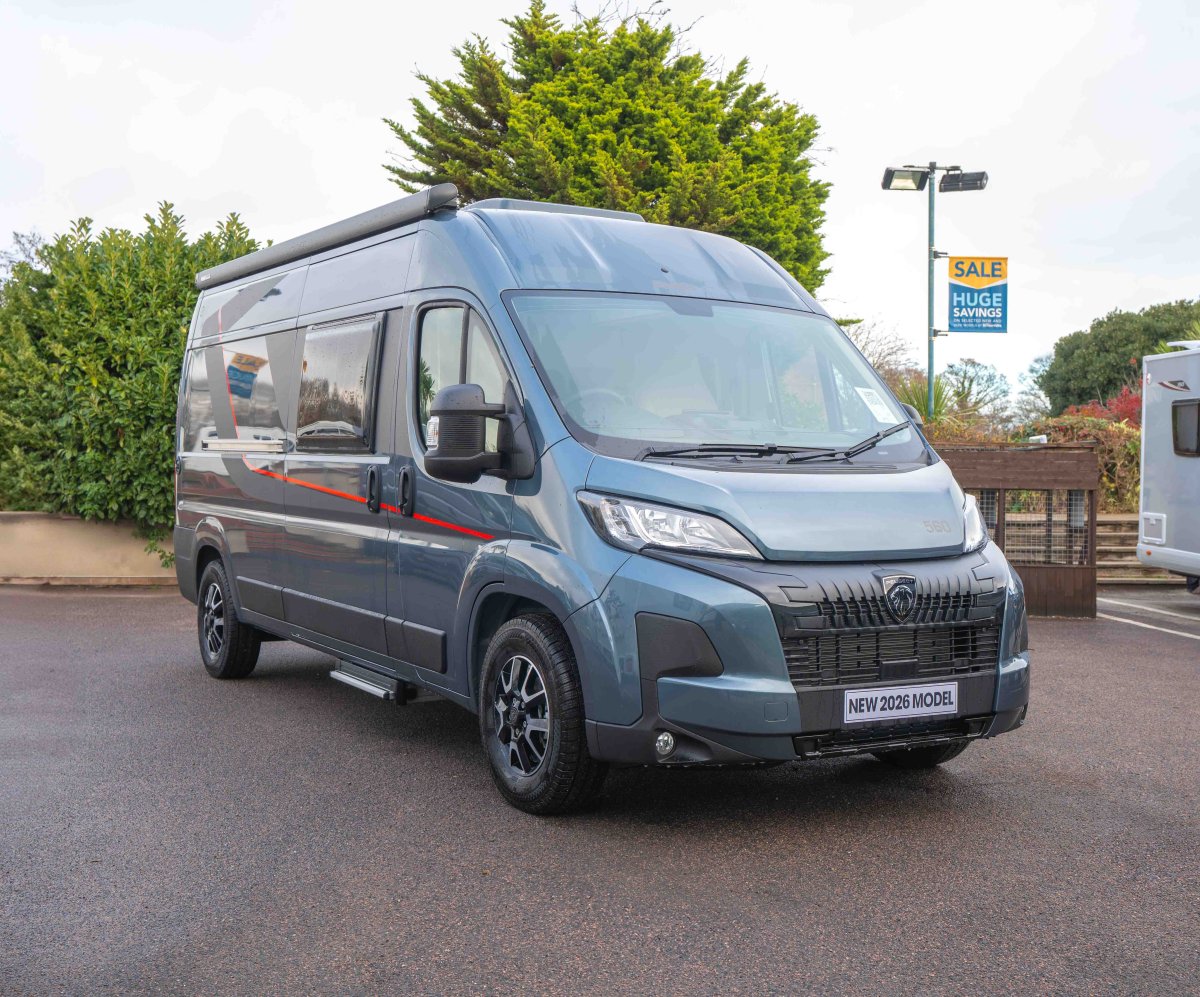 Peugeot Elddis Whirlwind GTV 560 140BHP Automatic 3-Berth