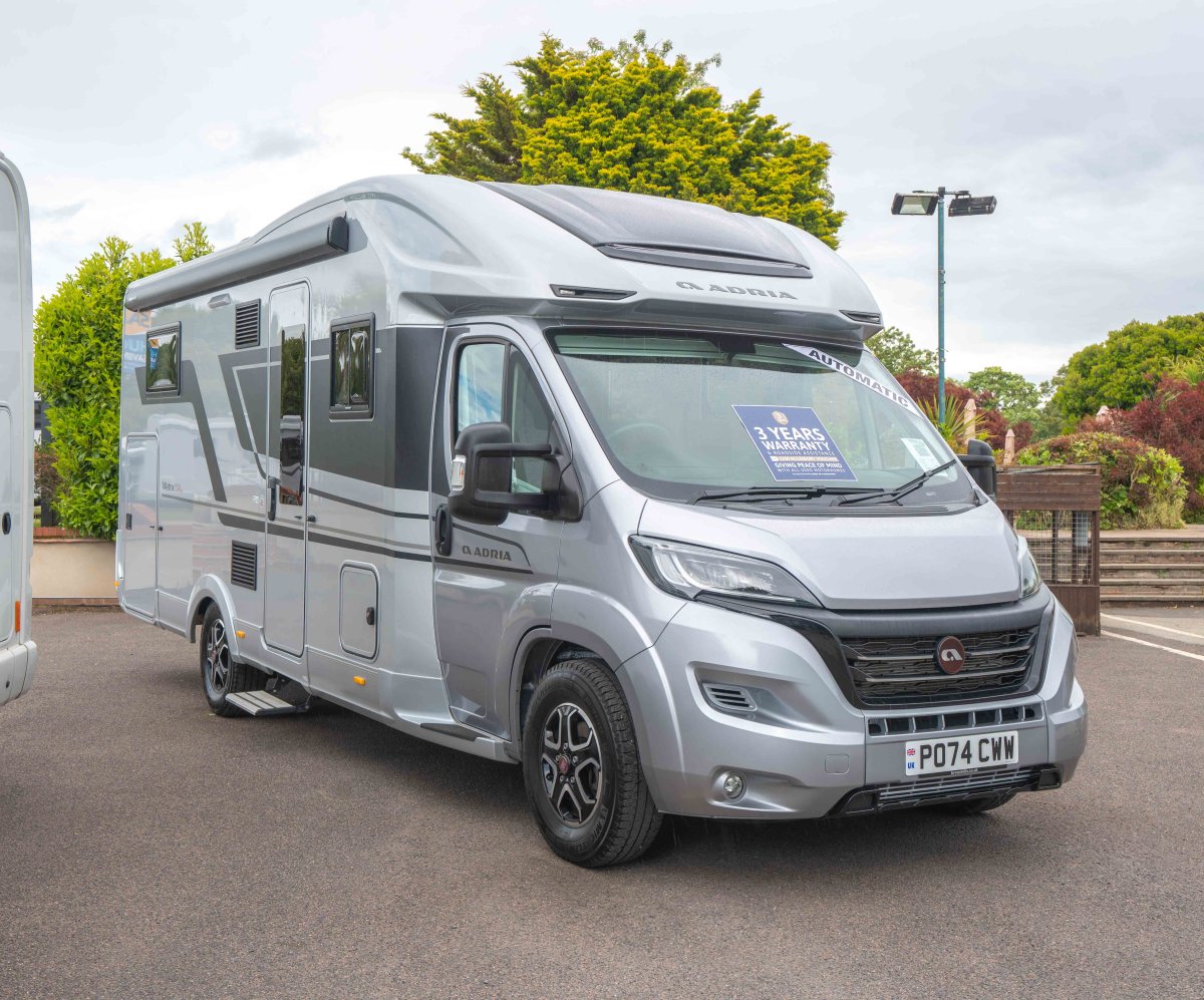 Adria Matrix Supreme 670 DL 140BHP Auto - Exterior - Front