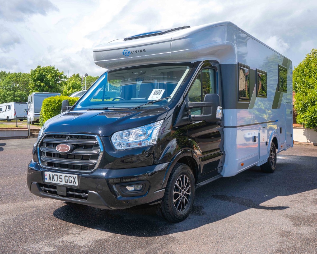 Sun Living S 72DL 165BHP Auto