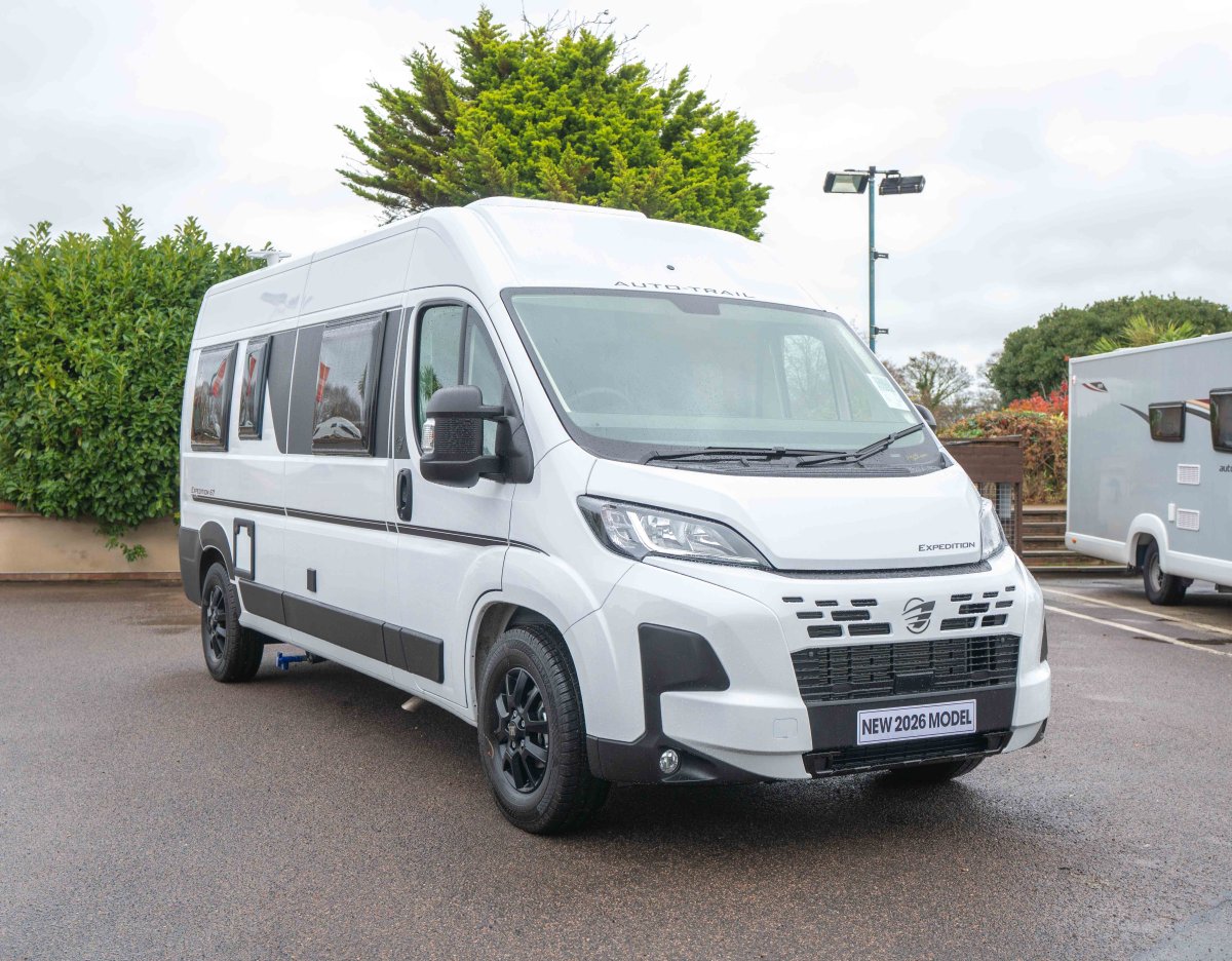 Auto-Trail Expedition 67 Flex 140BHP (2024) 4-Berth Compact Motorhome