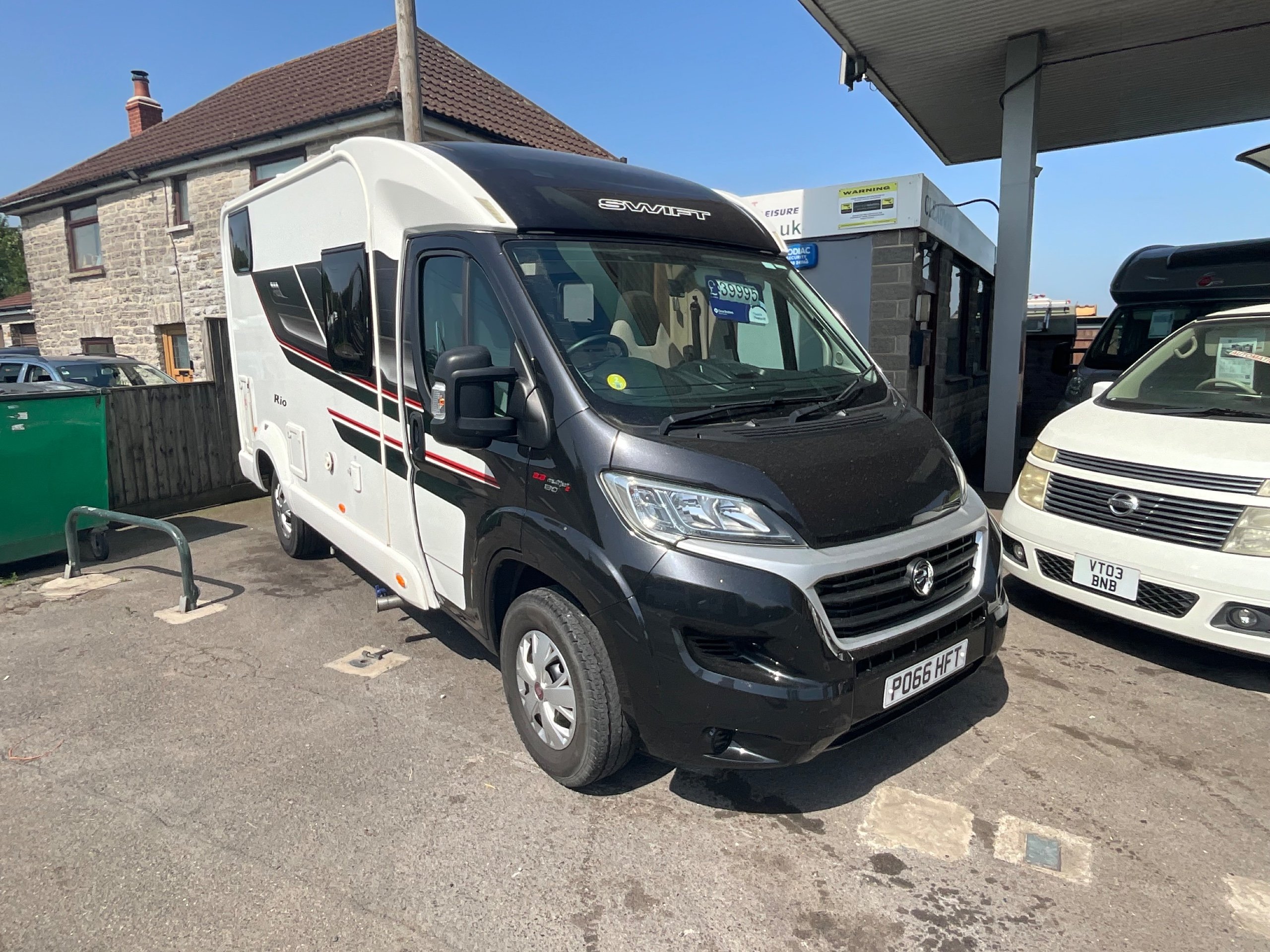 Swift Rio 325