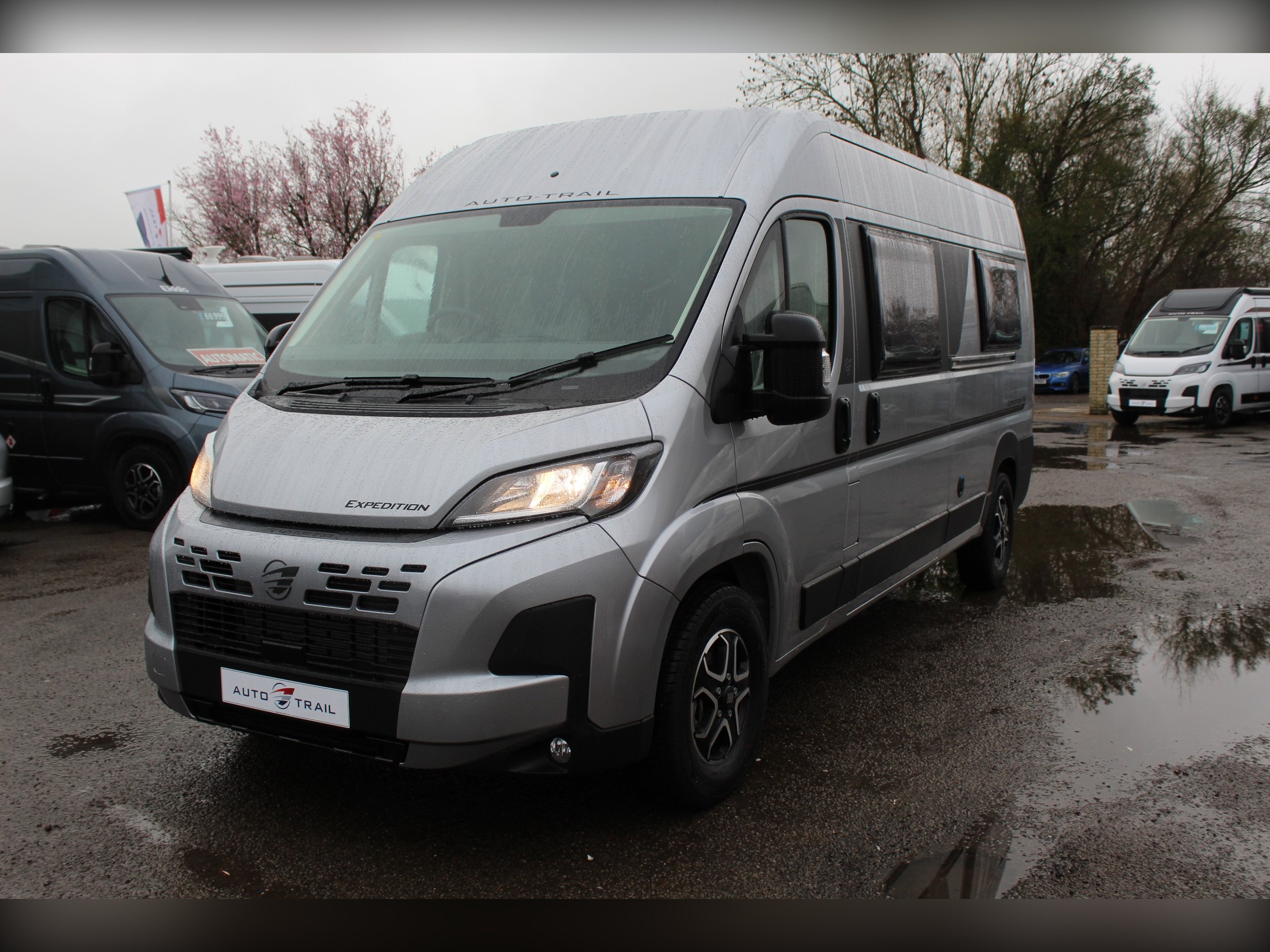 2026 Auto-Trail Expedition 66 WRAP AROUND SEATING