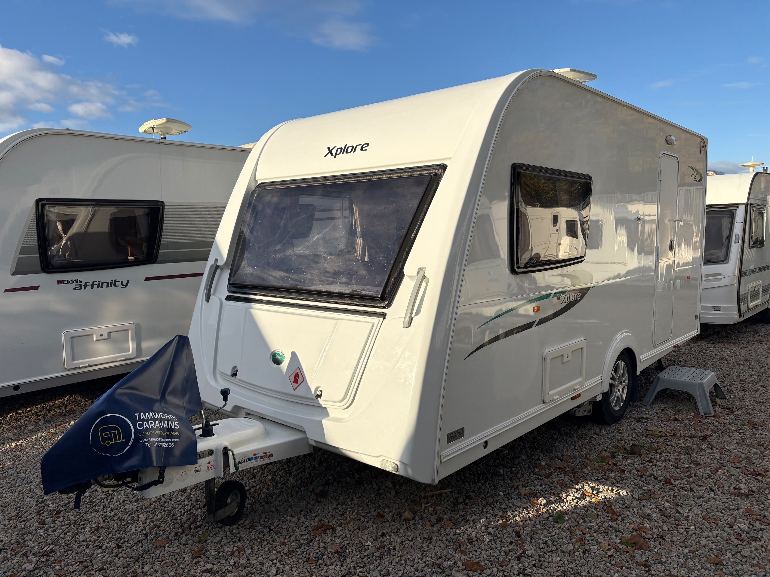 2014 Xplore 402 - Lightweight 2-Berth Caravan with Island Bed