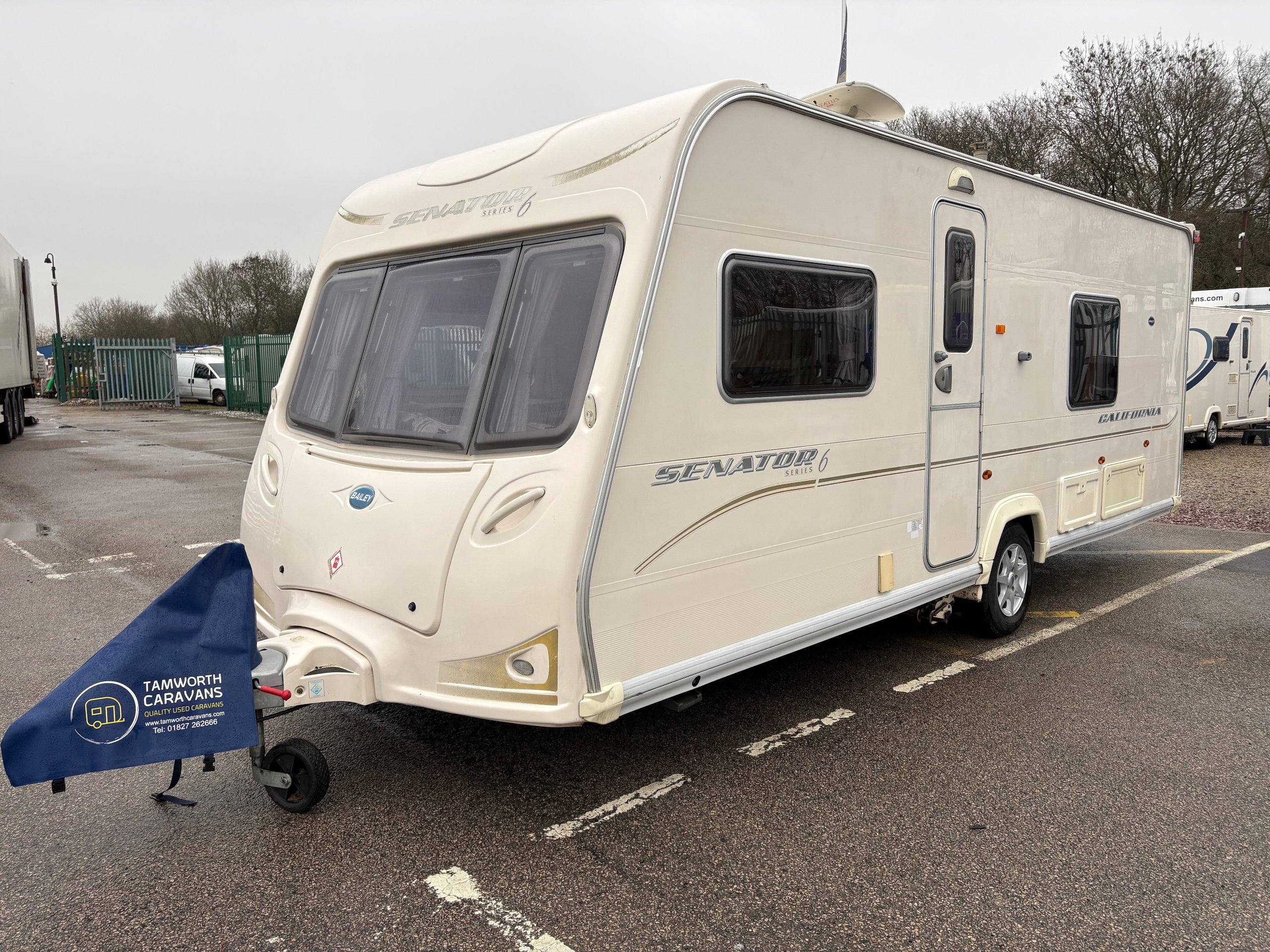 2009 Bailey Senator Series 6 California 4-Berth with End-Washroom