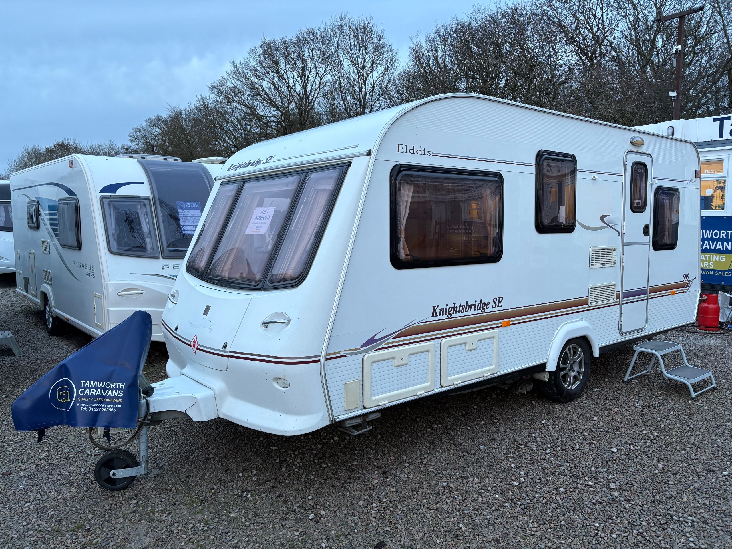 2004 Elddis Knightsbridge 505 Used 5-Berth Caravan with Side-Dinette