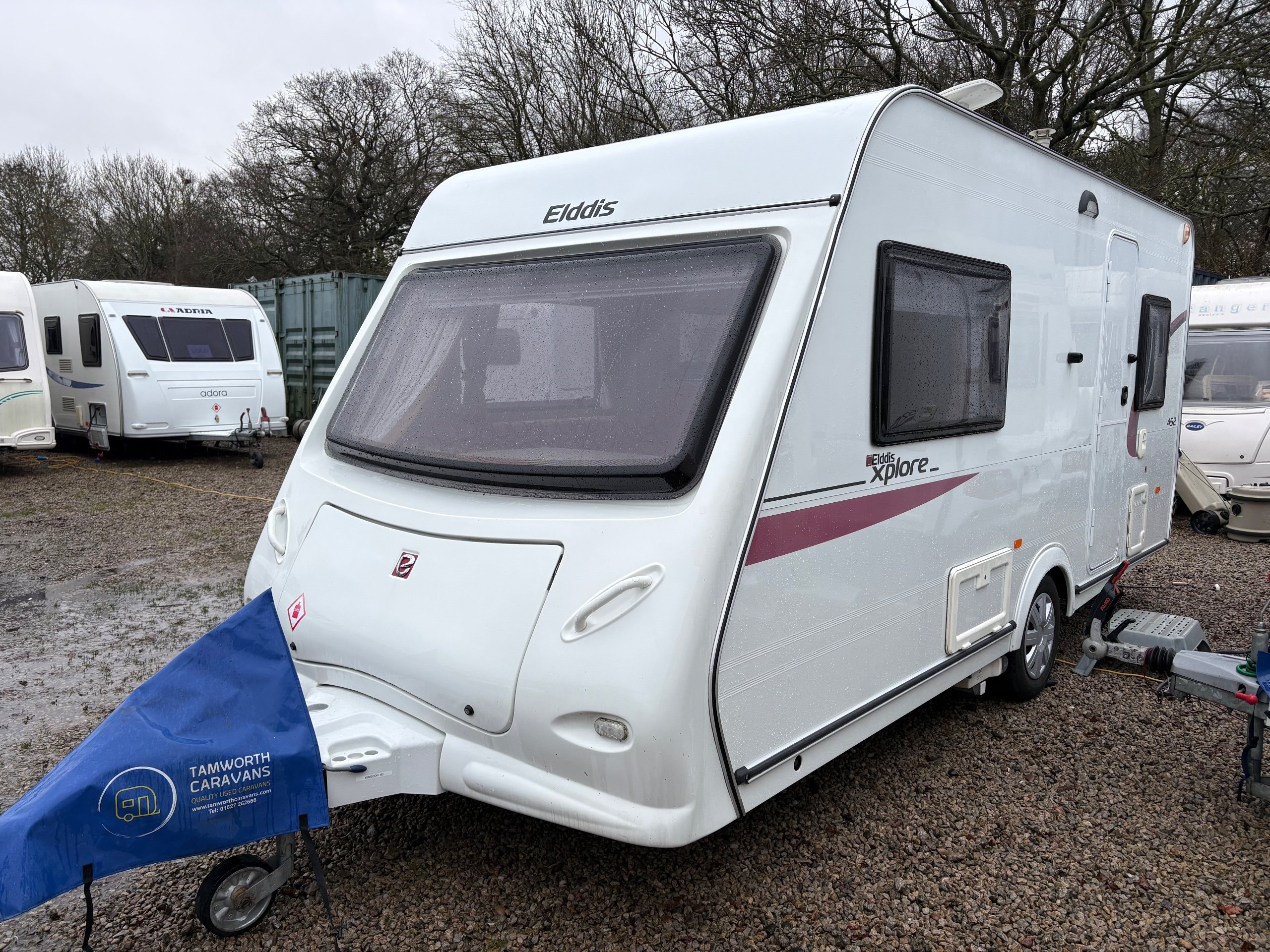 2010 Xplore 452 - Lightweight 2-Berth Caravan with Fixed Island Bed