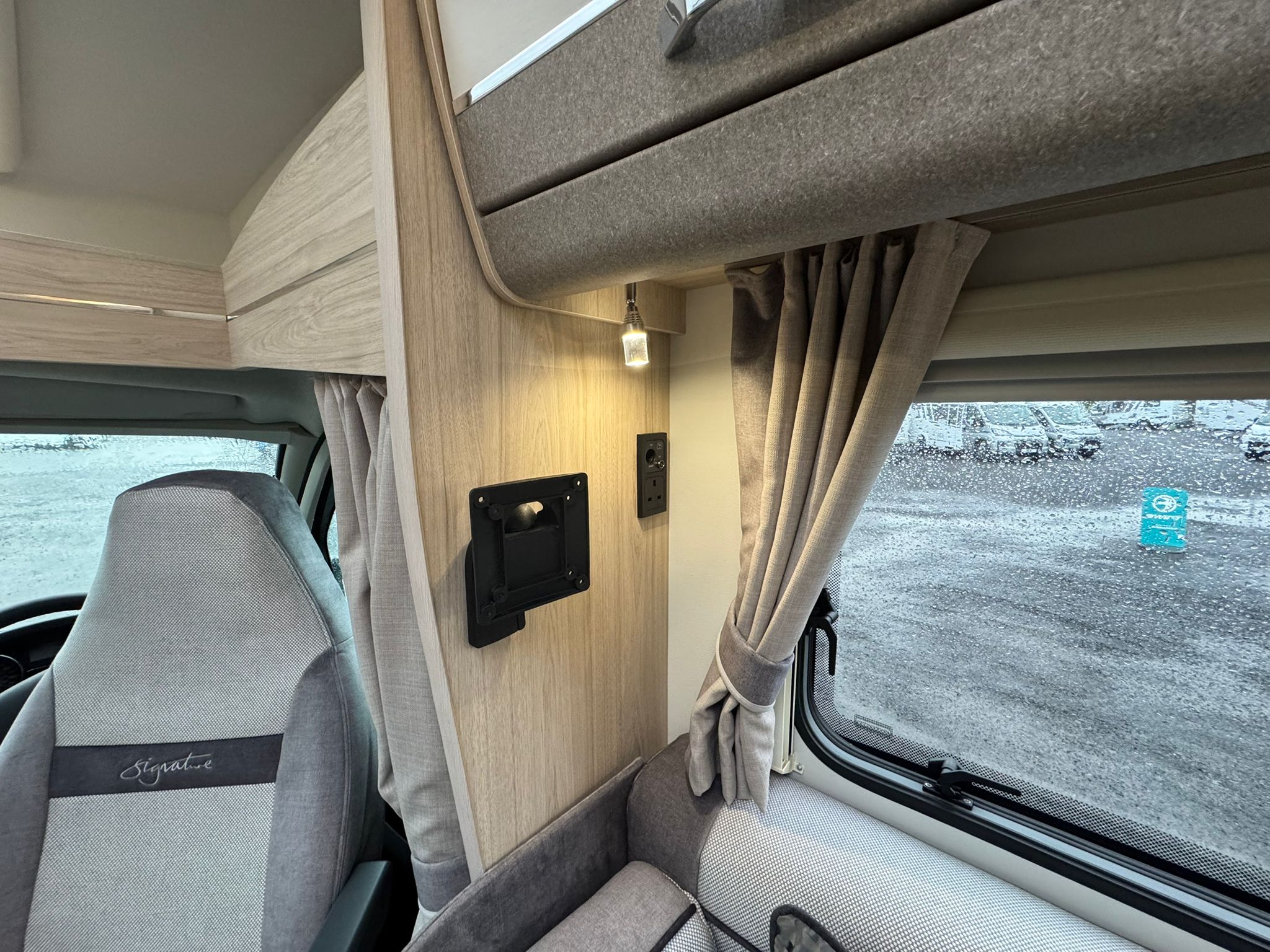 2025 Elddis Signature